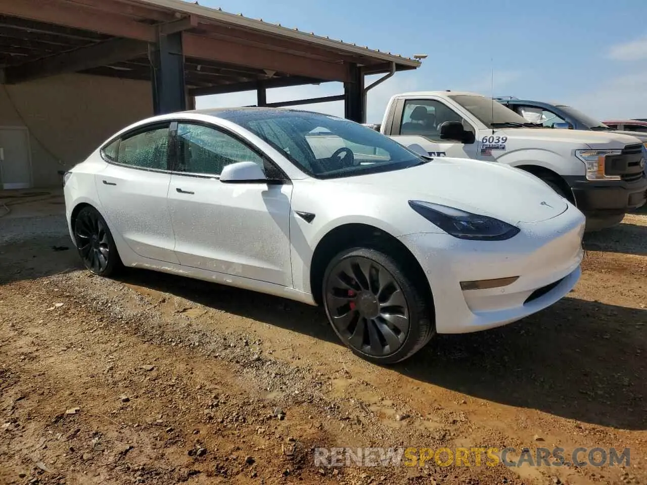 4 Photograph of a damaged car 5YJ3E1EC4NF269389 TESLA MODEL 3 2022