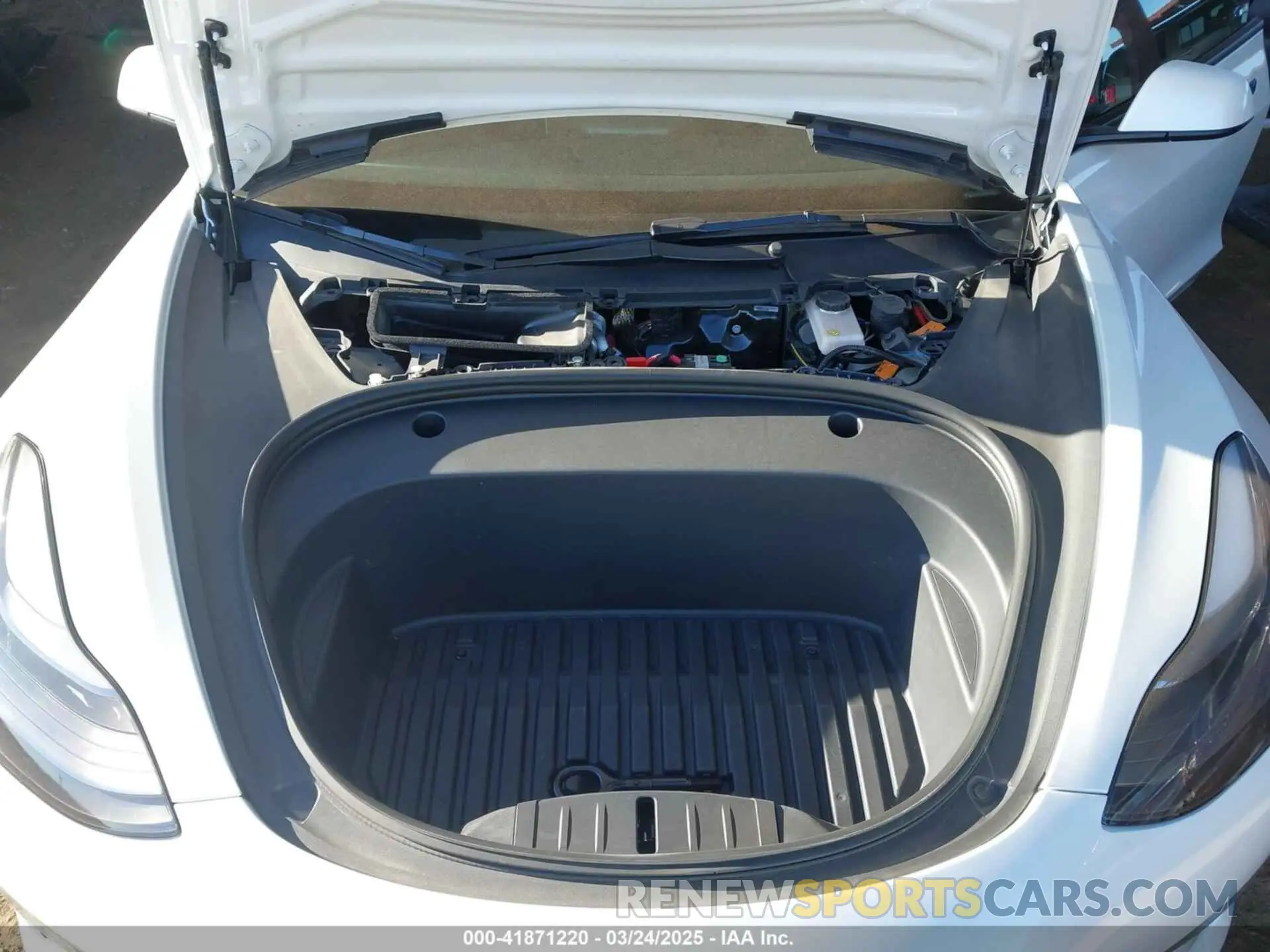 10 Photograph of a damaged car 5YJ3E1EC4NF342227 TESLA MODEL 3 2022