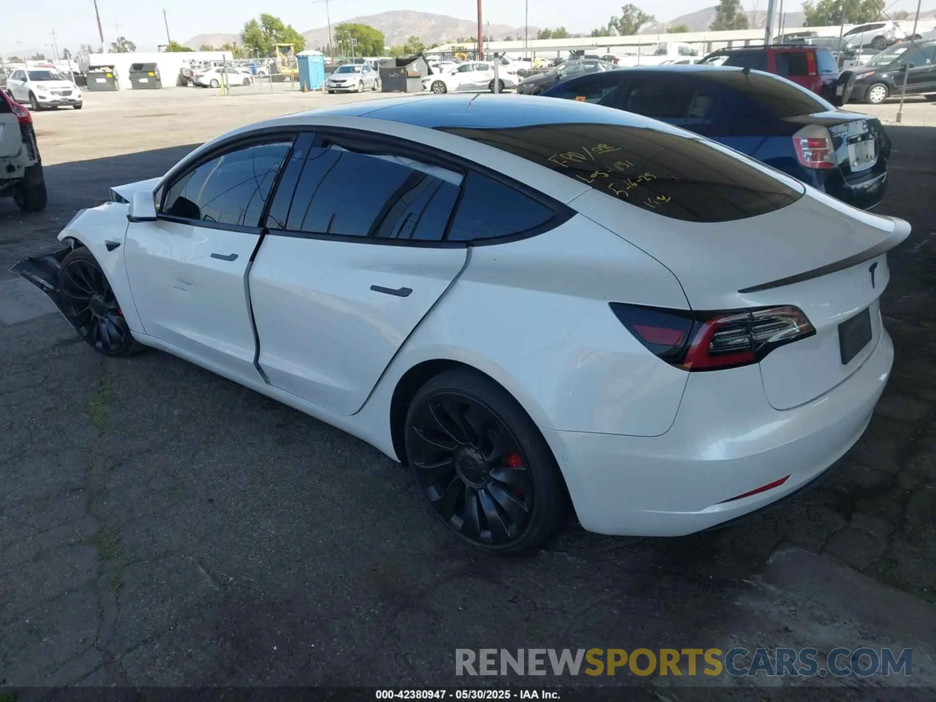 3 Photograph of a damaged car 5YJ3E1EC5NF195612 TESLA MODEL 3 2022