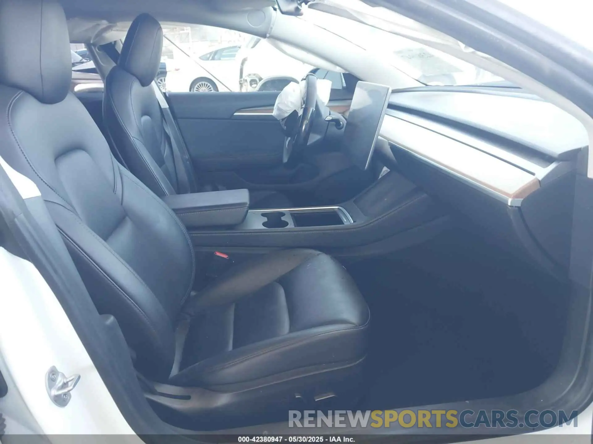 5 Photograph of a damaged car 5YJ3E1EC5NF195612 TESLA MODEL 3 2022