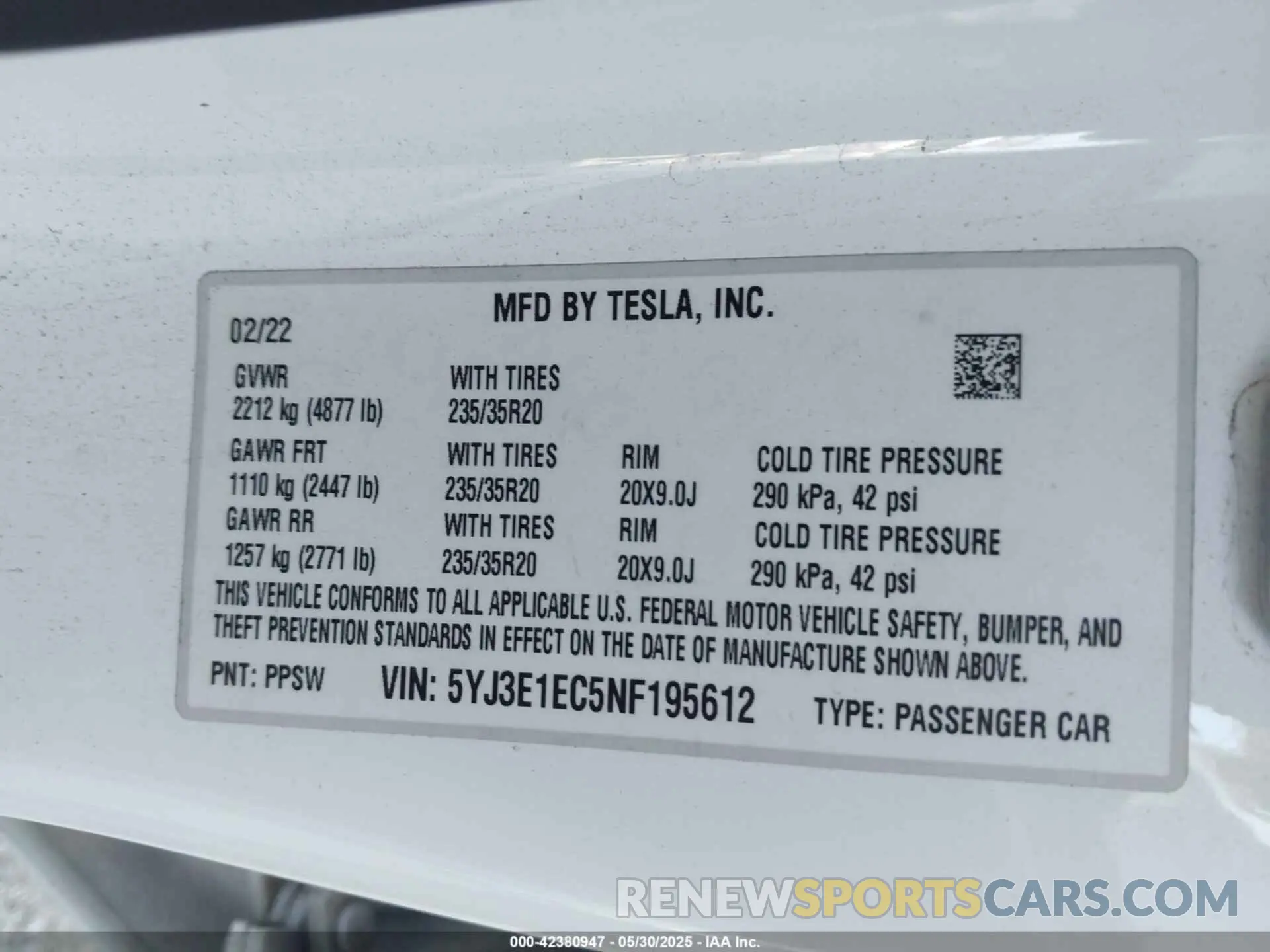 9 Photograph of a damaged car 5YJ3E1EC5NF195612 TESLA MODEL 3 2022