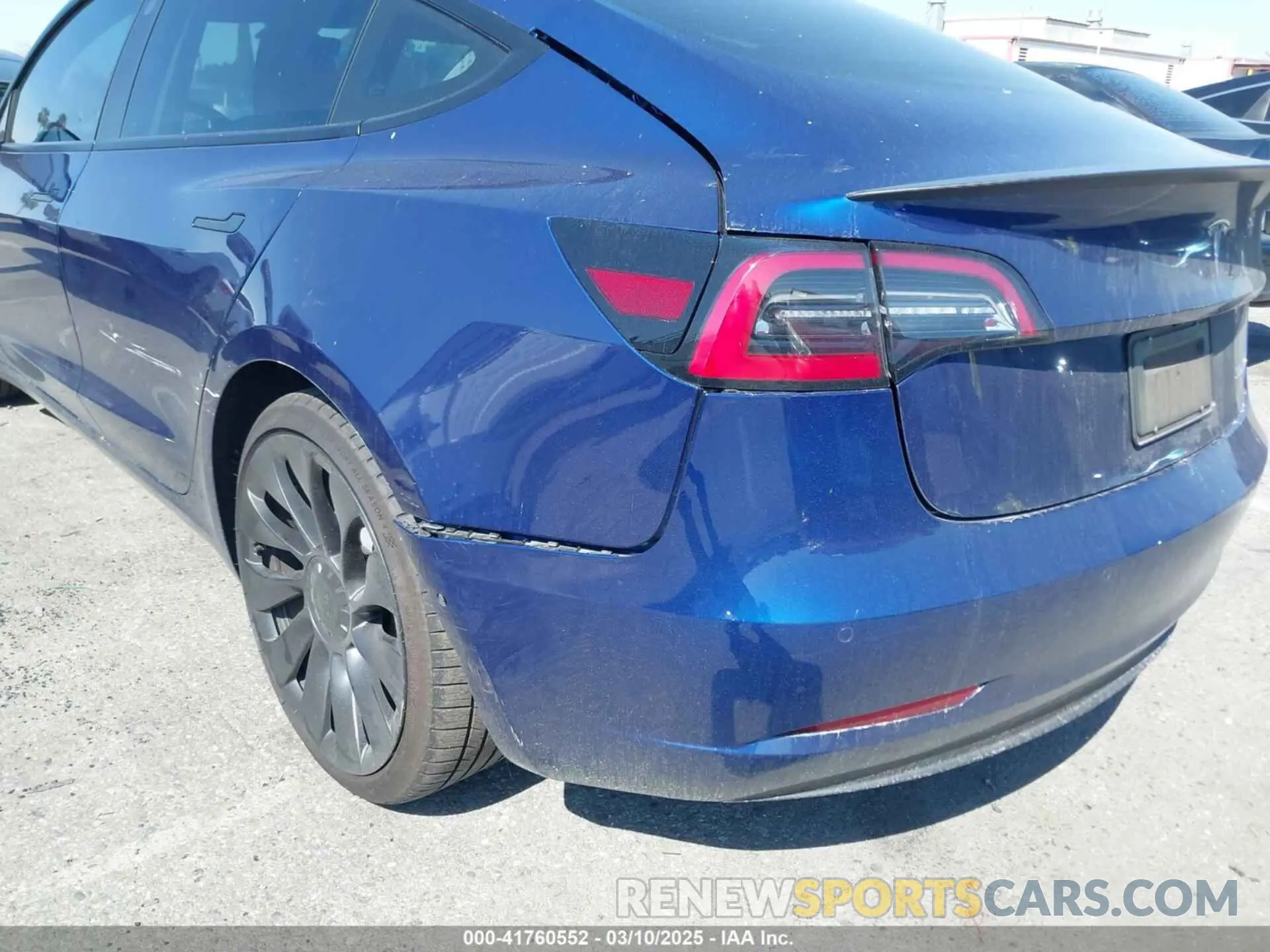 19 Photograph of a damaged car 5YJ3E1EC5NF315764 TESLA MODEL 3 2022