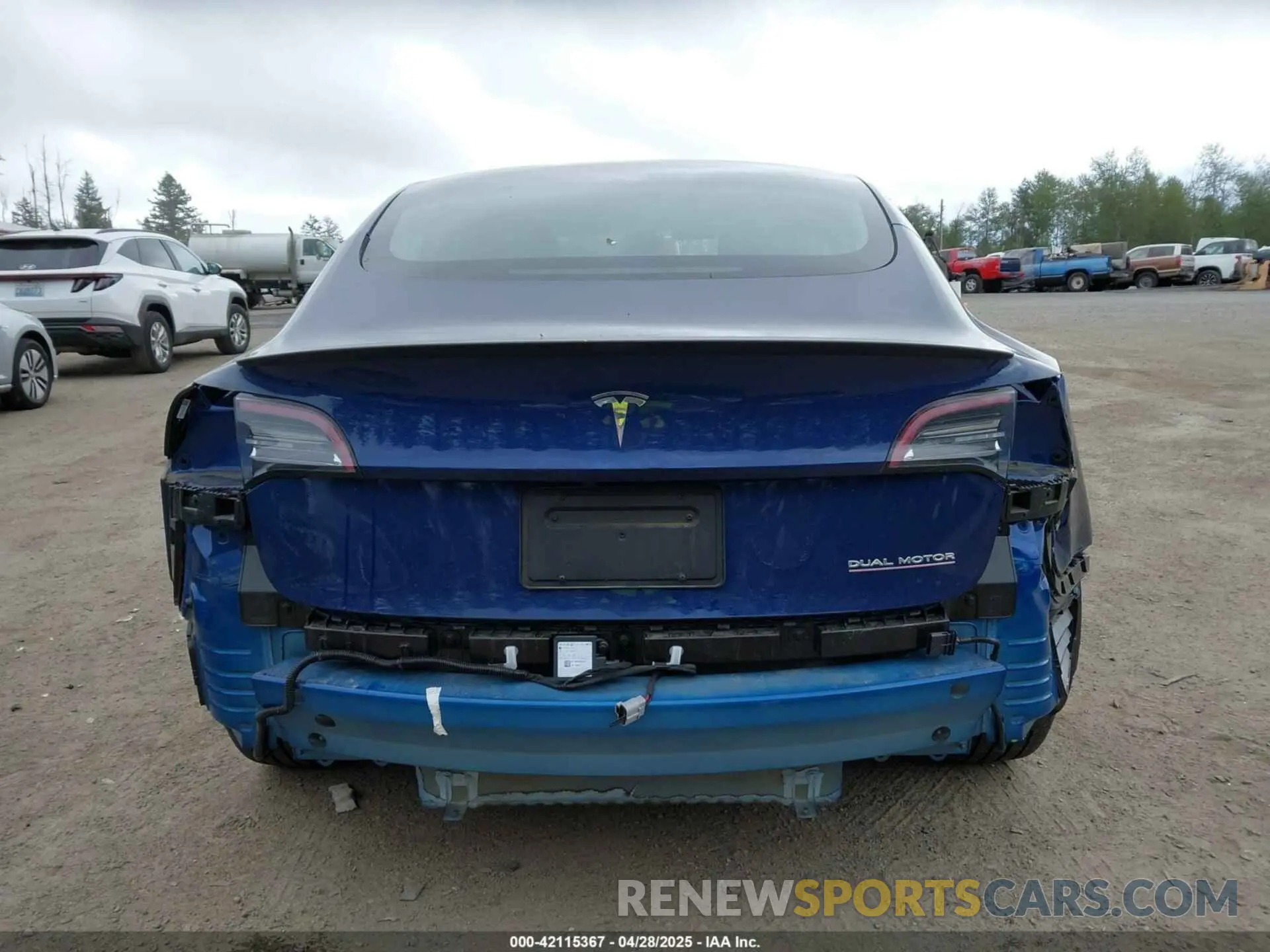 17 Photograph of a damaged car 5YJ3E1EC5NF356461 TESLA MODEL 3 2022