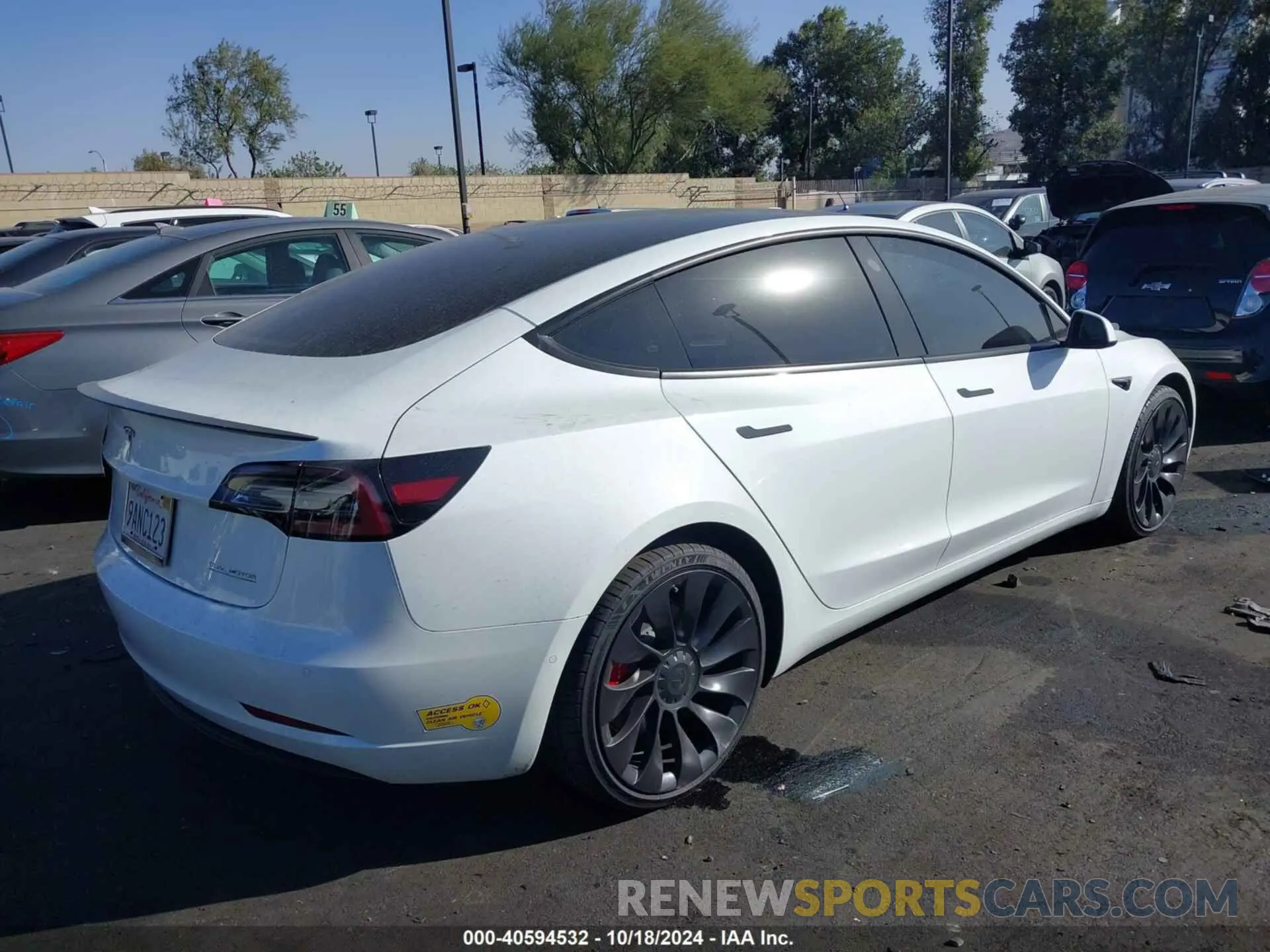 4 Photograph of a damaged car 5YJ3E1EC6NF204141 TESLA MODEL 3 2022
