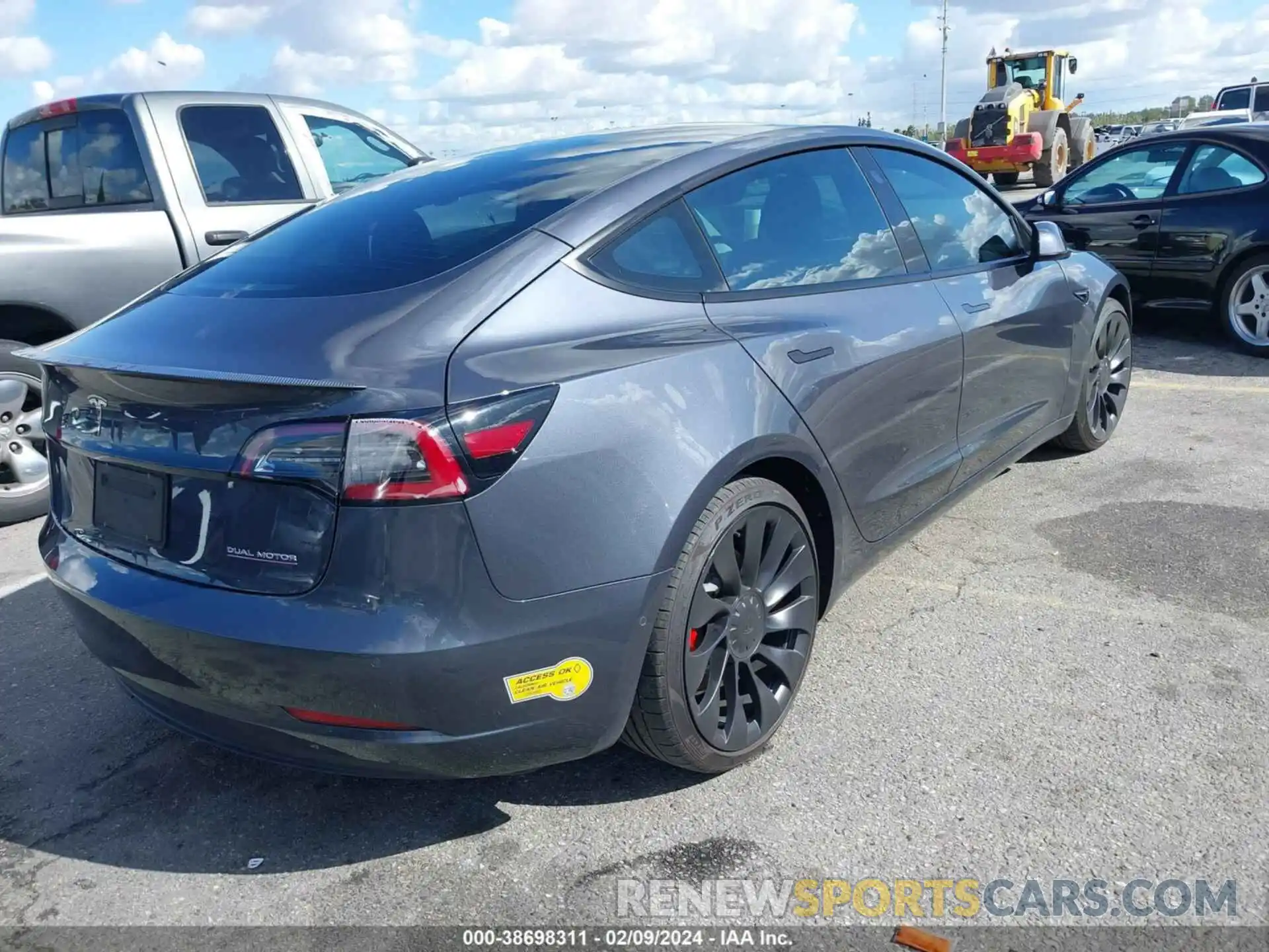 4 Photograph of a damaged car 5YJ3E1EC6NF293581 TESLA MODEL 3 2022