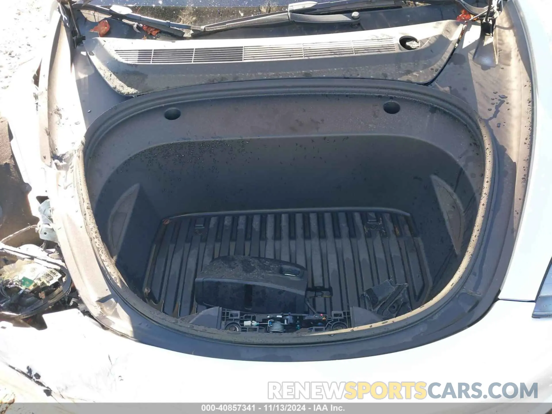 10 Photograph of a damaged car 5YJ3E1EC6NF342892 TESLA MODEL 3 2022