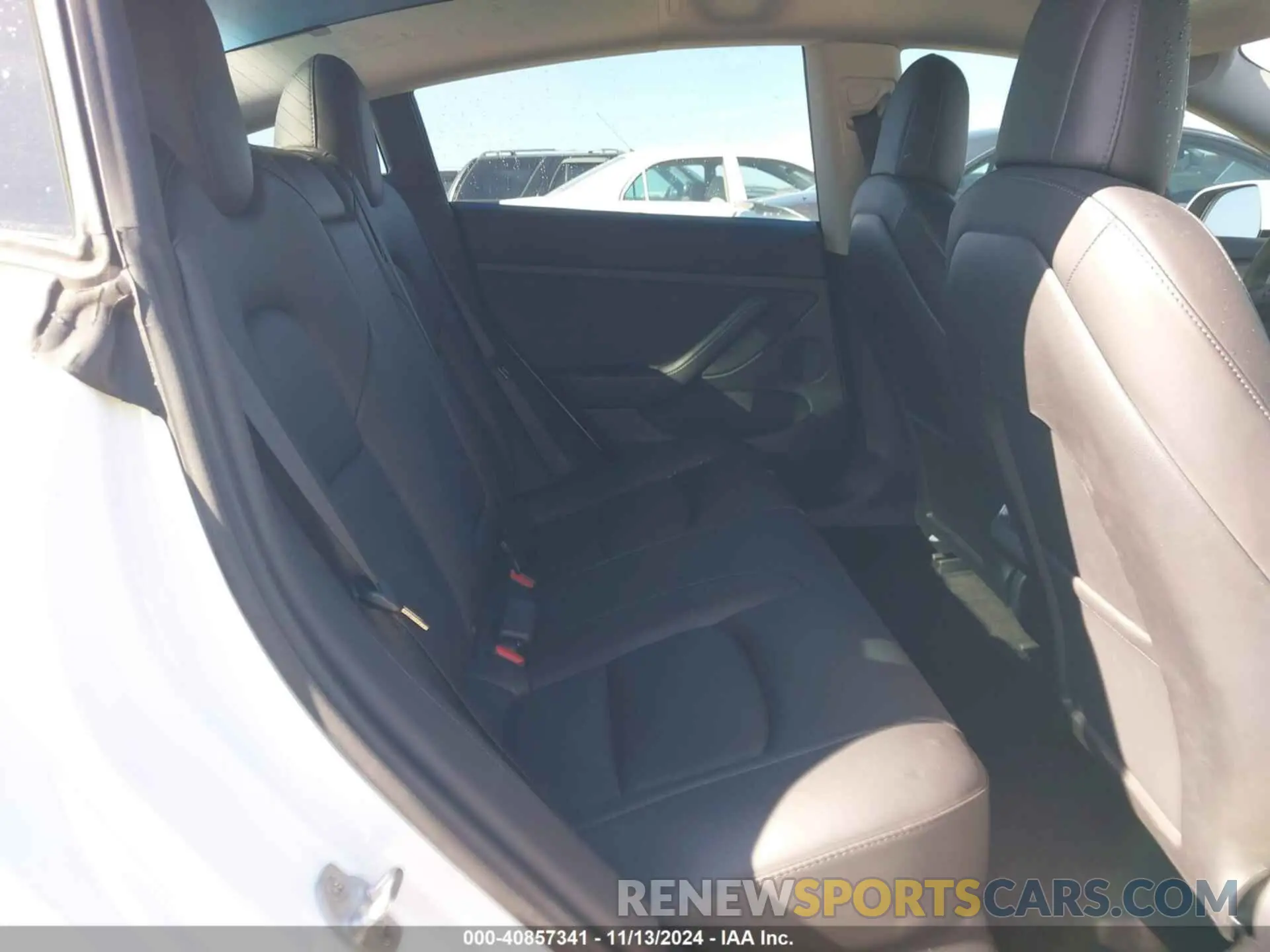 8 Photograph of a damaged car 5YJ3E1EC6NF342892 TESLA MODEL 3 2022
