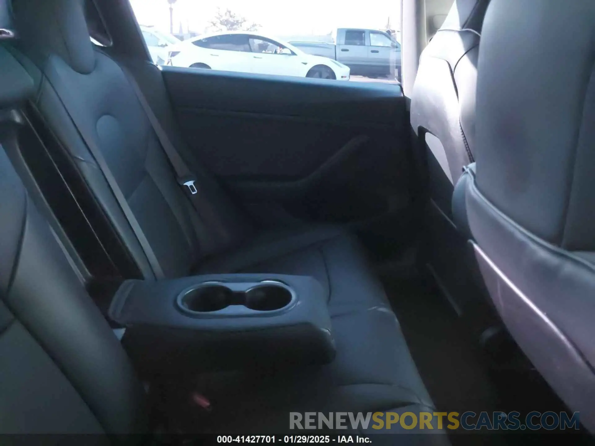 8 Photograph of a damaged car 5YJ3E1EC7NF137744 TESLA MODEL 3 2022