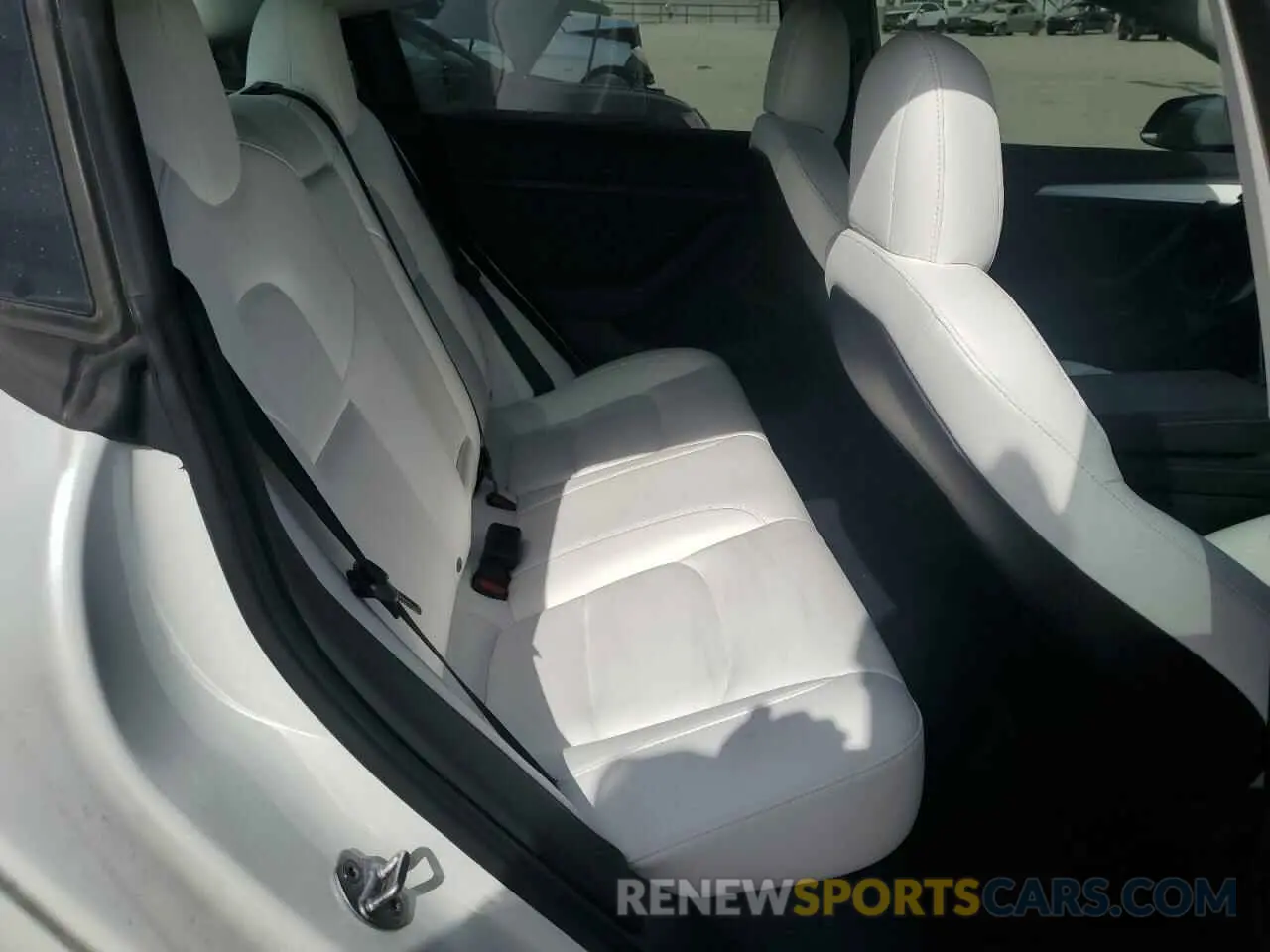 10 Photograph of a damaged car 5YJ3E1EC7NF294321 TESLA MODEL 3 2022