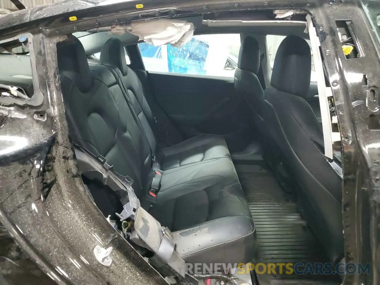 10 Photograph of a damaged car 5YJ3E1EC7NF340634 TESLA MODEL 3 2022