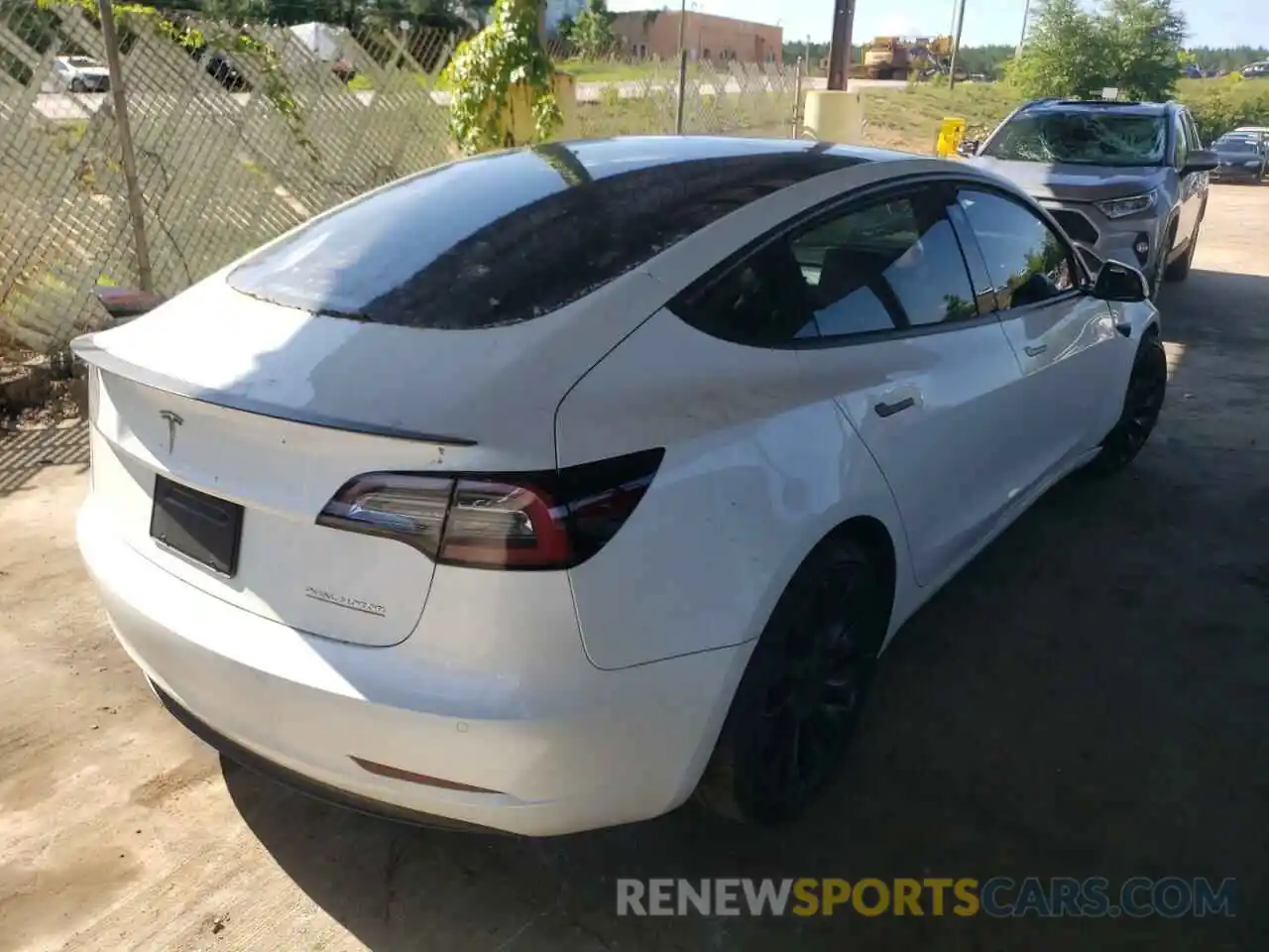 4 Photograph of a damaged car 5YJ3E1EC8NF105420 TESLA MODEL 3 2022