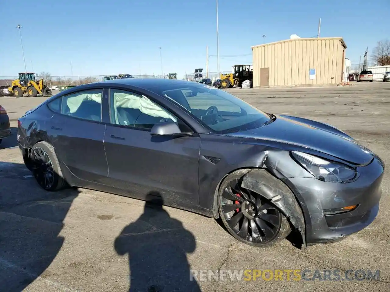 4 Photograph of a damaged car 5YJ3E1EC8NF114408 TESLA MODEL 3 2022