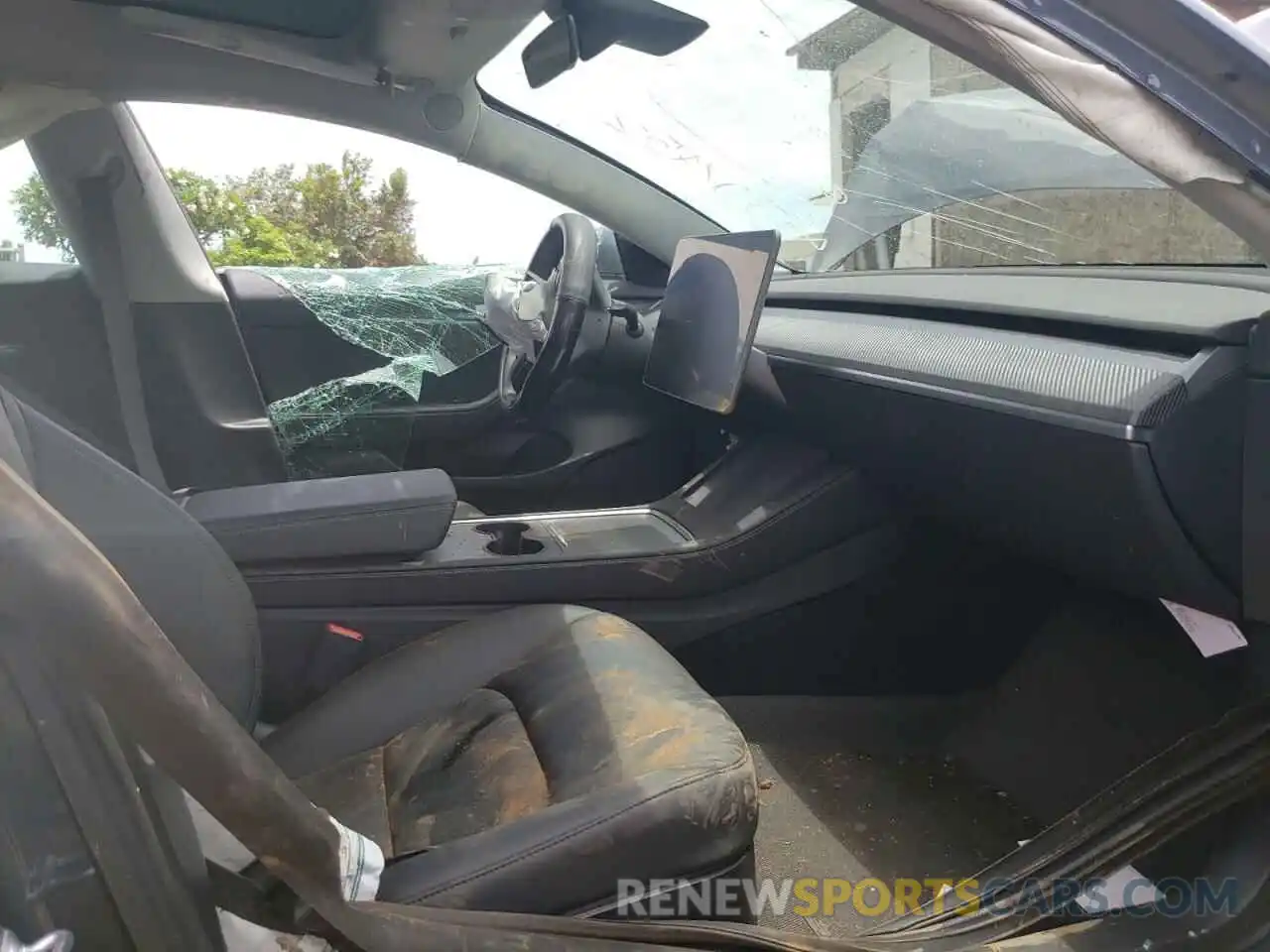 5 Photograph of a damaged car 5YJ3E1EC8NF154097 TESLA MODEL 3 2022