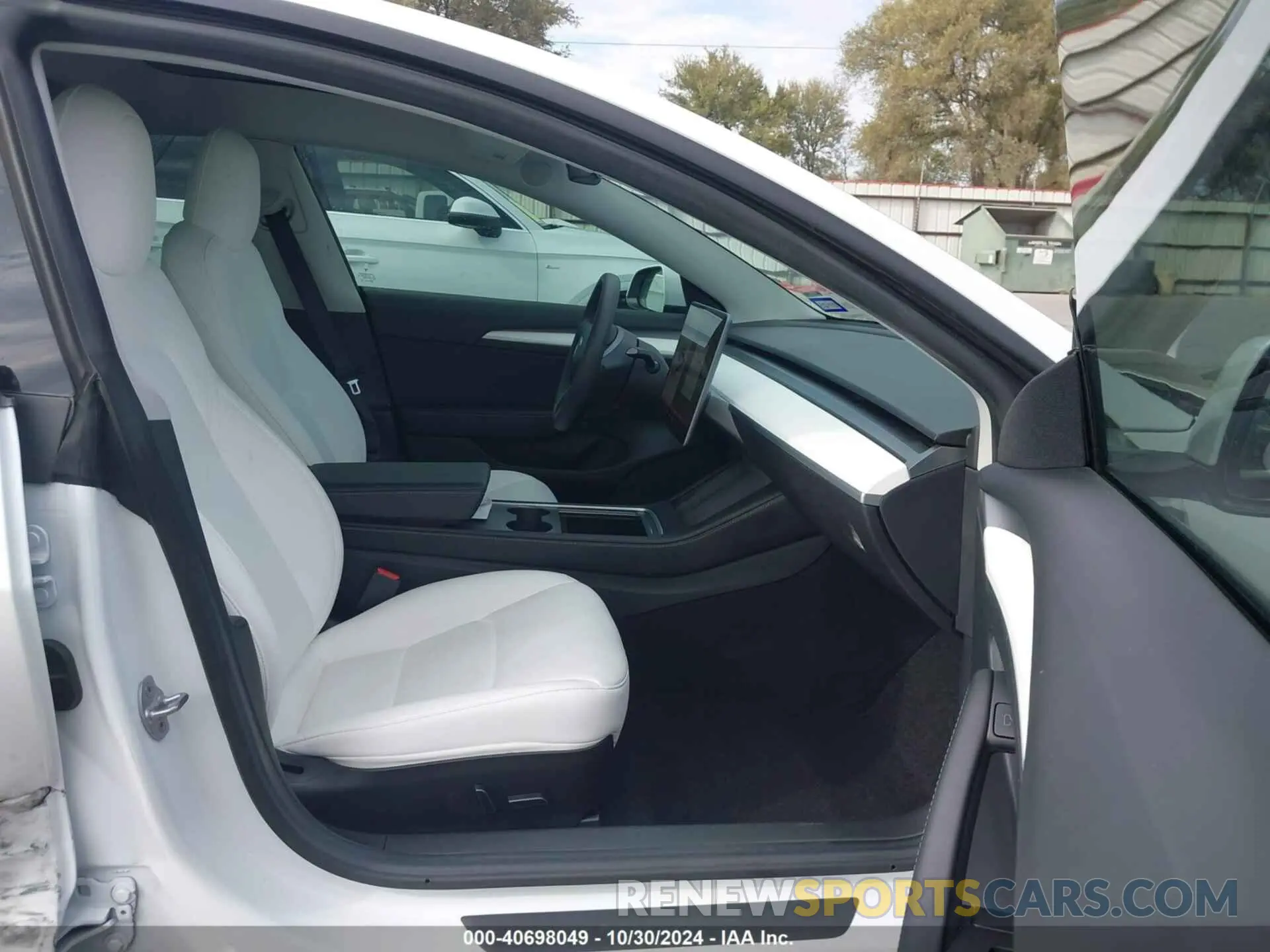 5 Photograph of a damaged car 5YJ3E1EC8NF163155 TESLA MODEL 3 2022