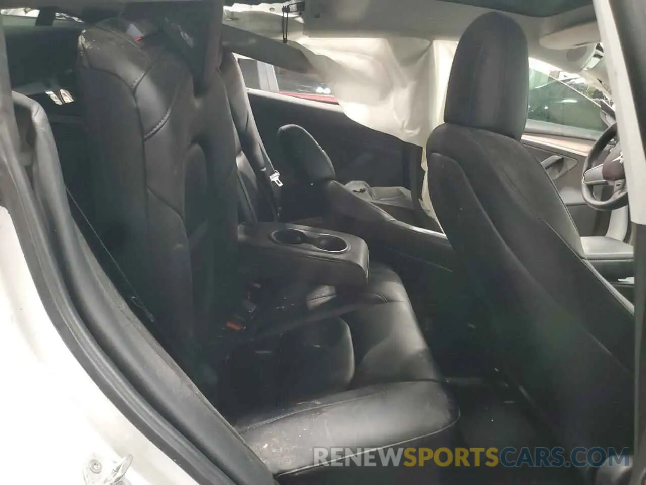 10 Photograph of a damaged car 5YJ3E1EC8NF200530 TESLA MODEL 3 2022