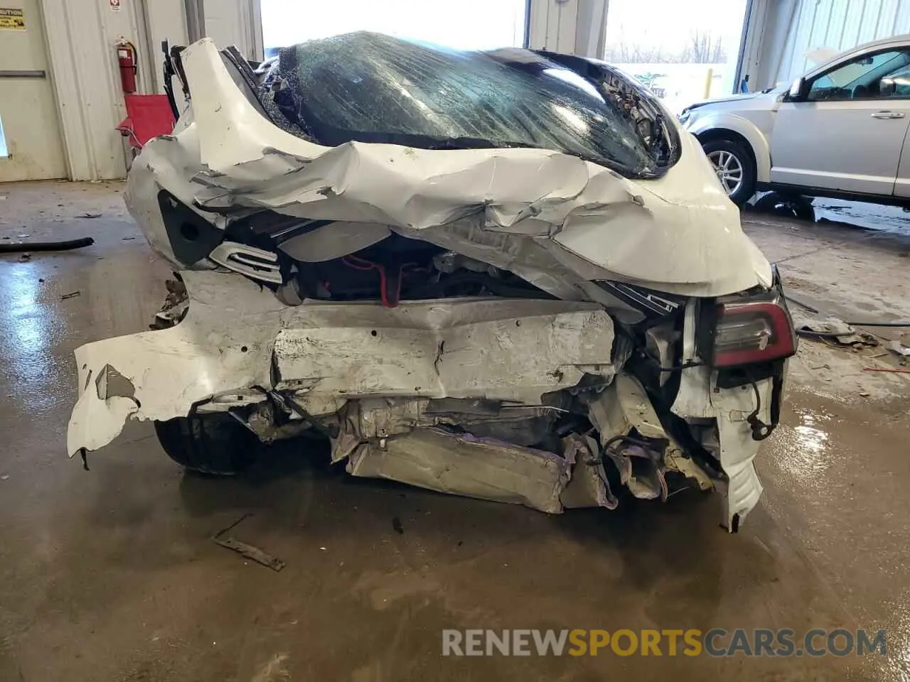 6 Photograph of a damaged car 5YJ3E1EC8NF200530 TESLA MODEL 3 2022