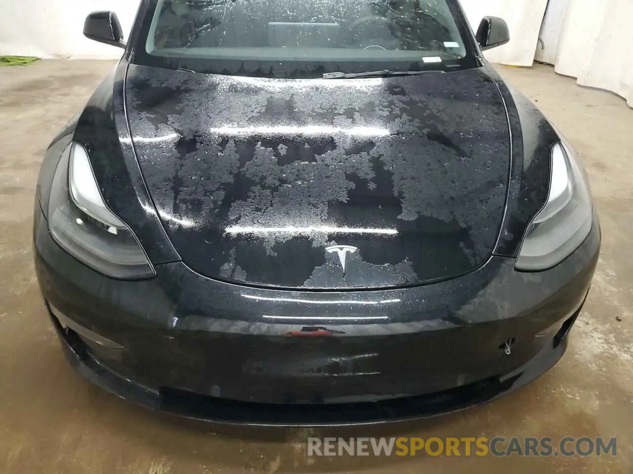 11 Photograph of a damaged car 5YJ3E1EC8NF239831 TESLA MODEL 3 2022