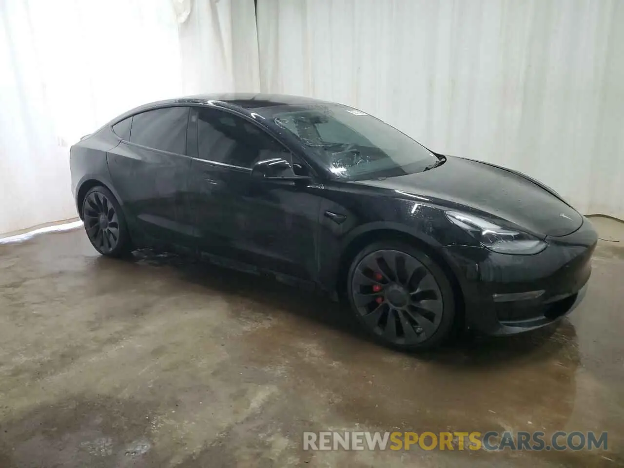 4 Photograph of a damaged car 5YJ3E1EC8NF239831 TESLA MODEL 3 2022