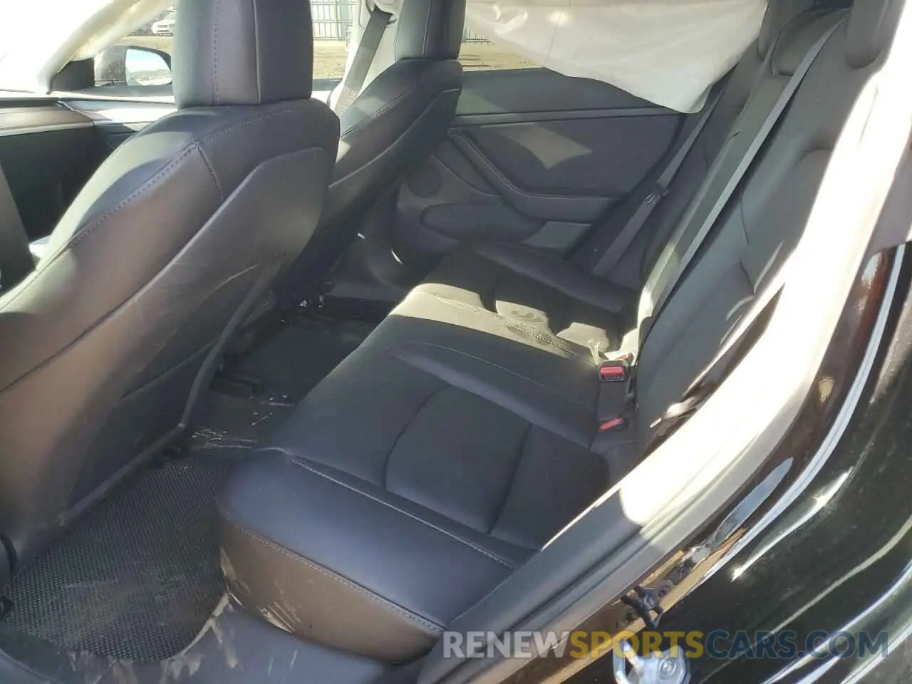 10 Photograph of a damaged car 5YJ3E1EC8NF260677 TESLA MODEL 3 2022