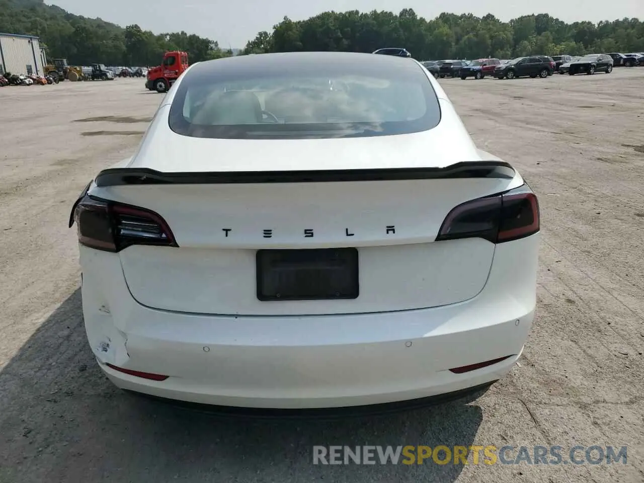 6 Photograph of a damaged car 5YJ3E1EC8NF269850 TESLA MODEL 3 2022