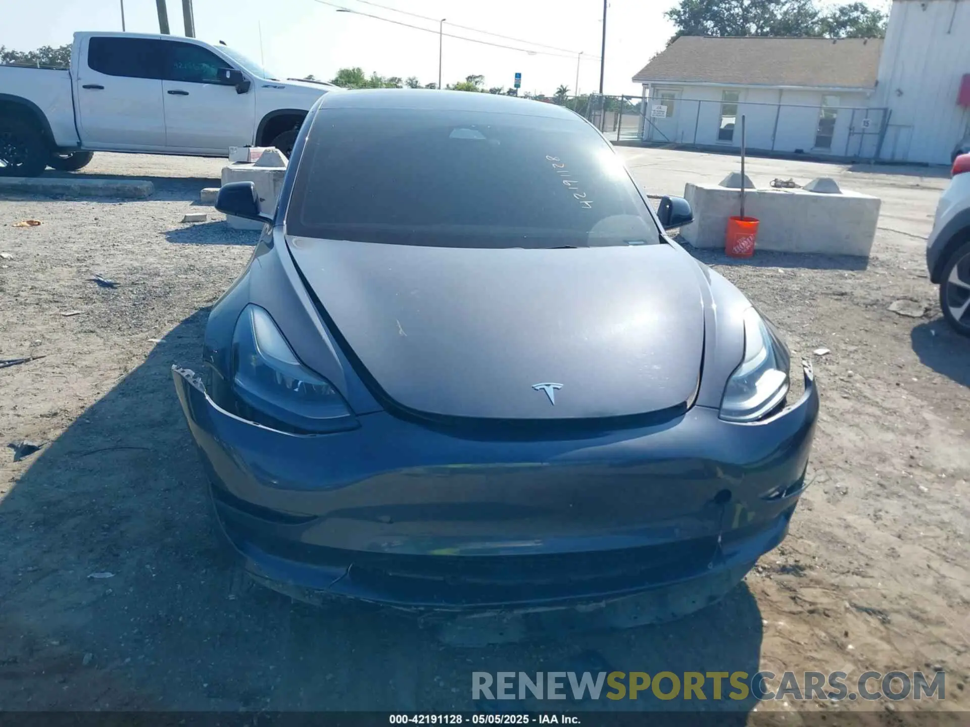 11 Photograph of a damaged car 5YJ3E1EC8NF276975 TESLA MODEL 3 2022