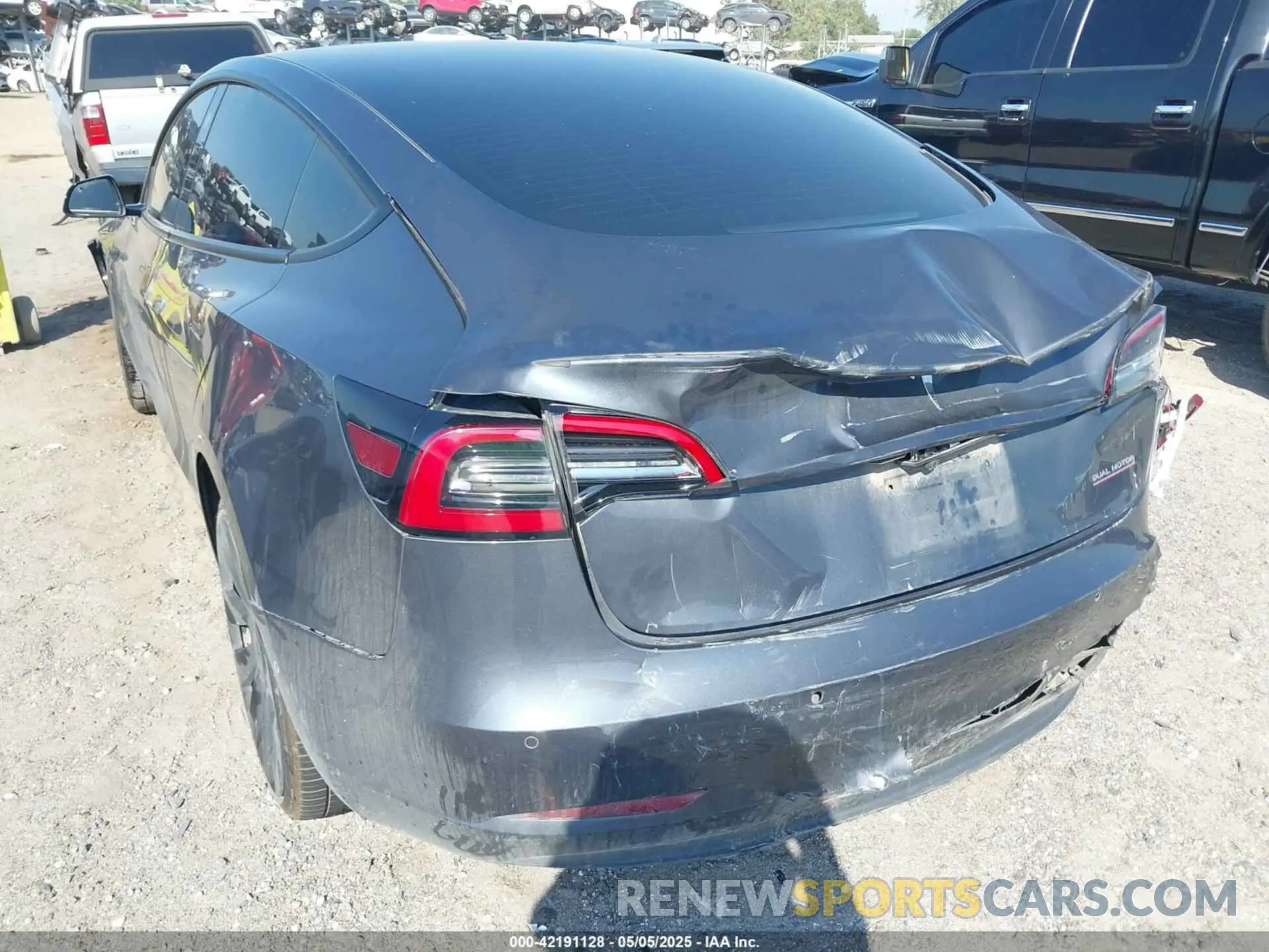 6 Photograph of a damaged car 5YJ3E1EC8NF276975 TESLA MODEL 3 2022