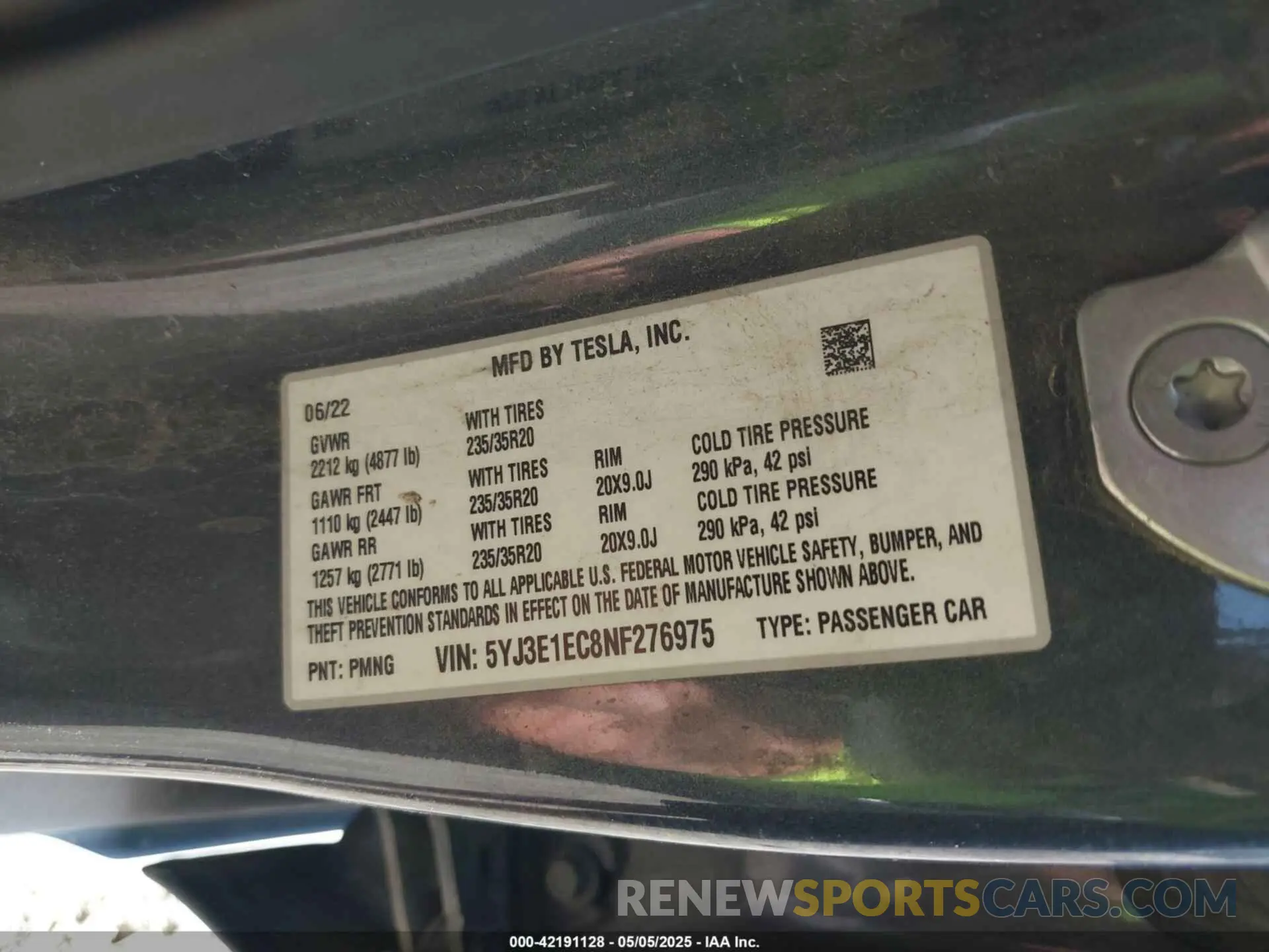 9 Photograph of a damaged car 5YJ3E1EC8NF276975 TESLA MODEL 3 2022