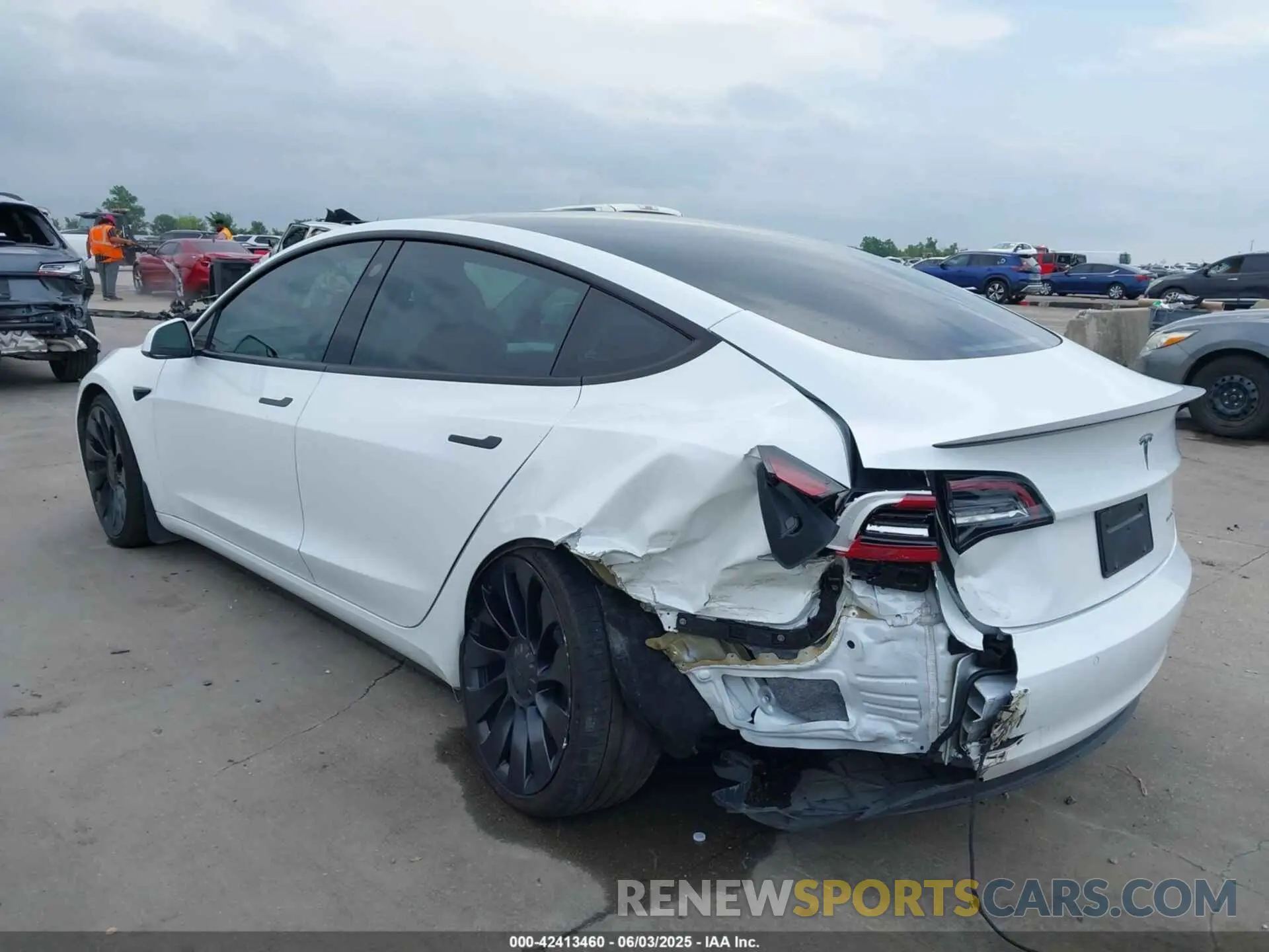 3 Photograph of a damaged car 5YJ3E1EC8NF347754 TESLA MODEL 3 2022