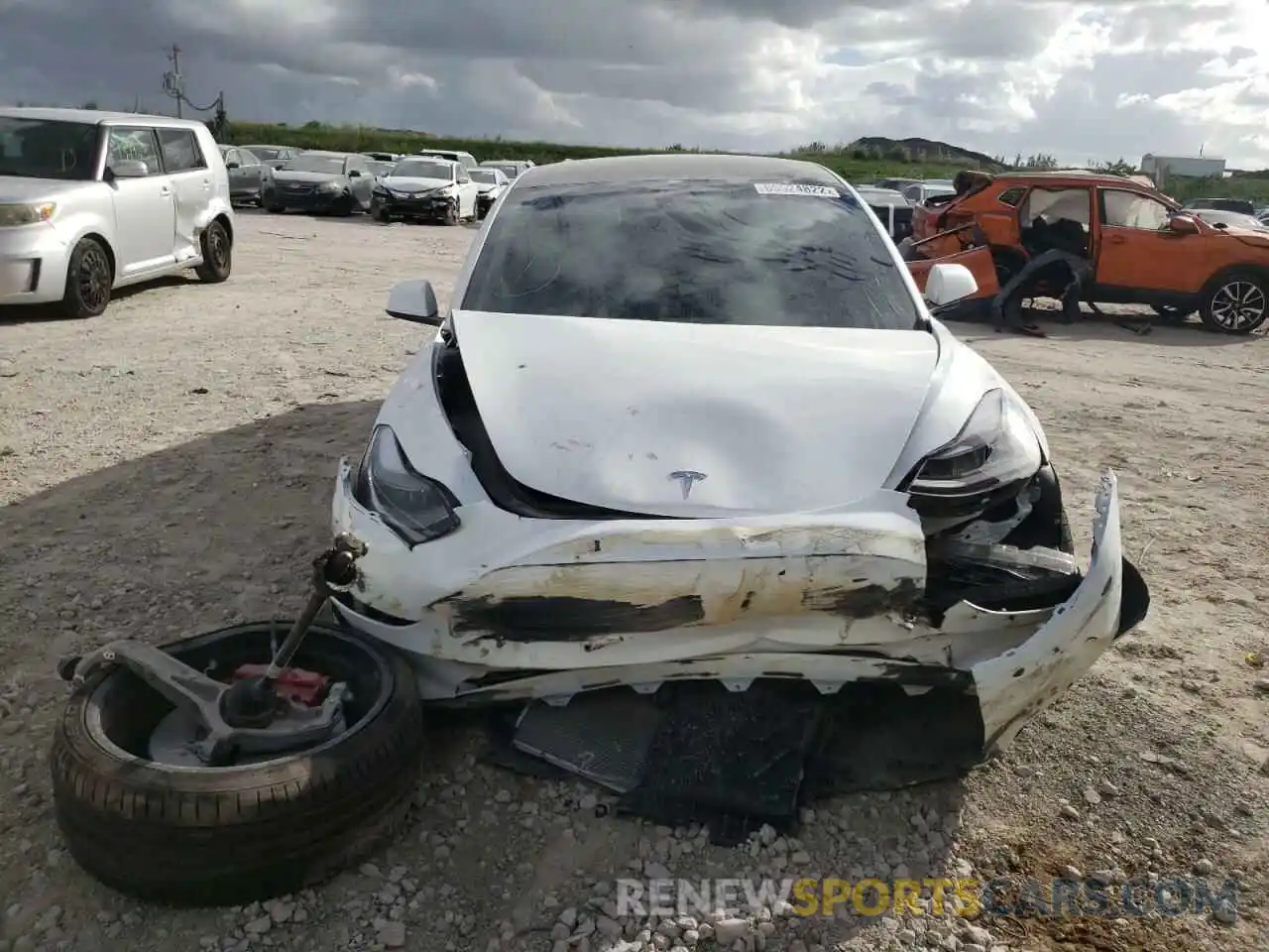 9 Photograph of a damaged car 5YJ3E1EC8NF348810 TESLA MODEL 3 2022