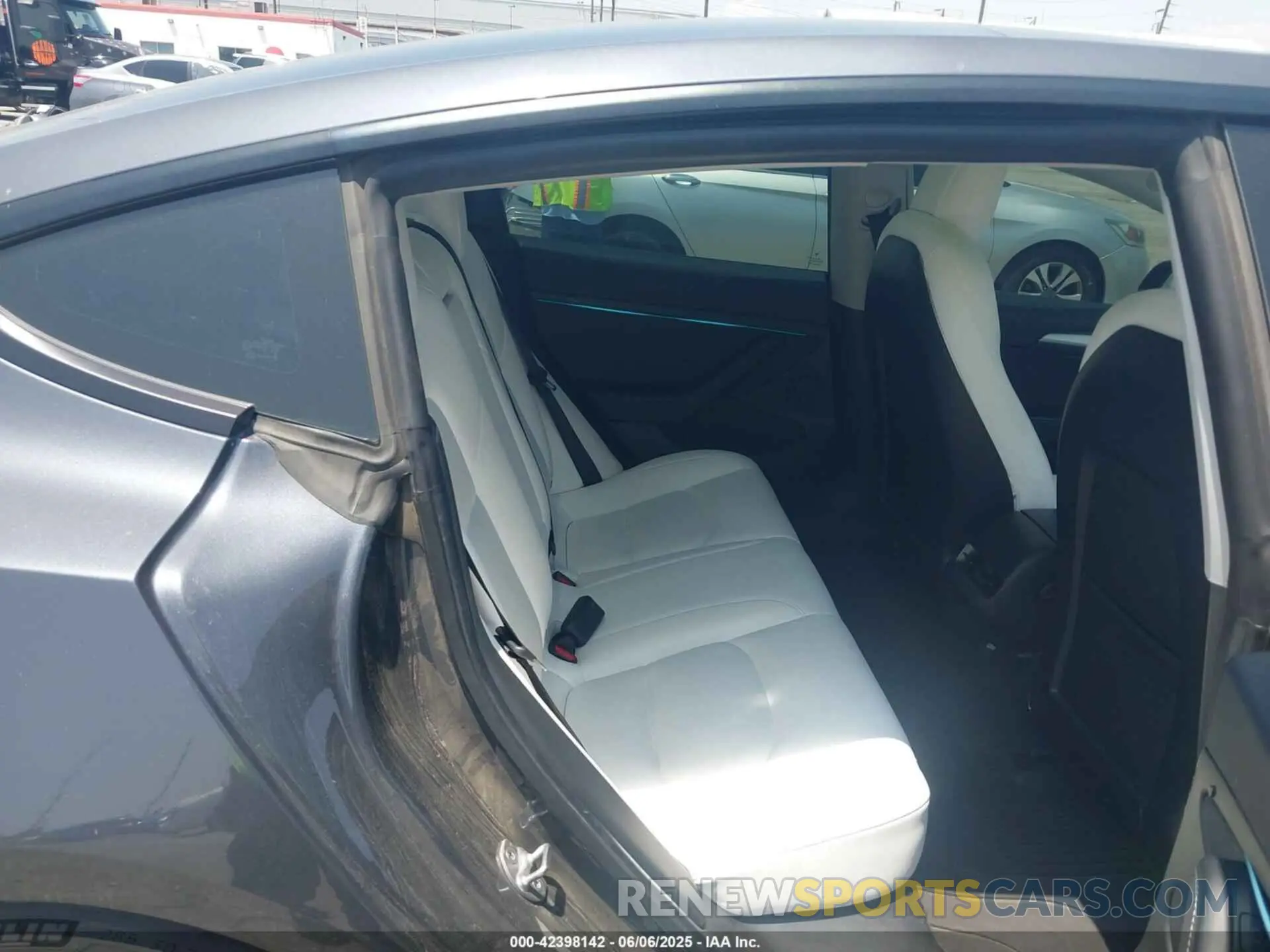 8 Photograph of a damaged car 5YJ3E1EC9NF154920 TESLA MODEL 3 2022
