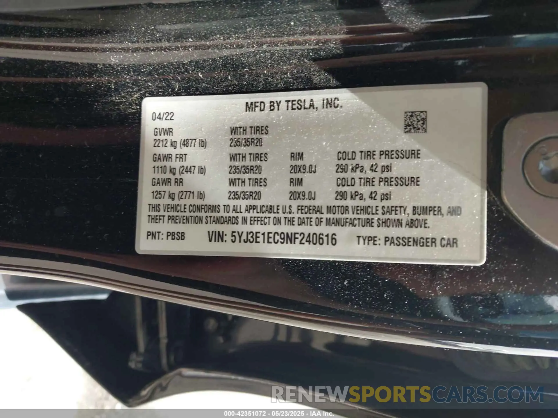 9 Photograph of a damaged car 5YJ3E1EC9NF240616 TESLA MODEL 3 2022