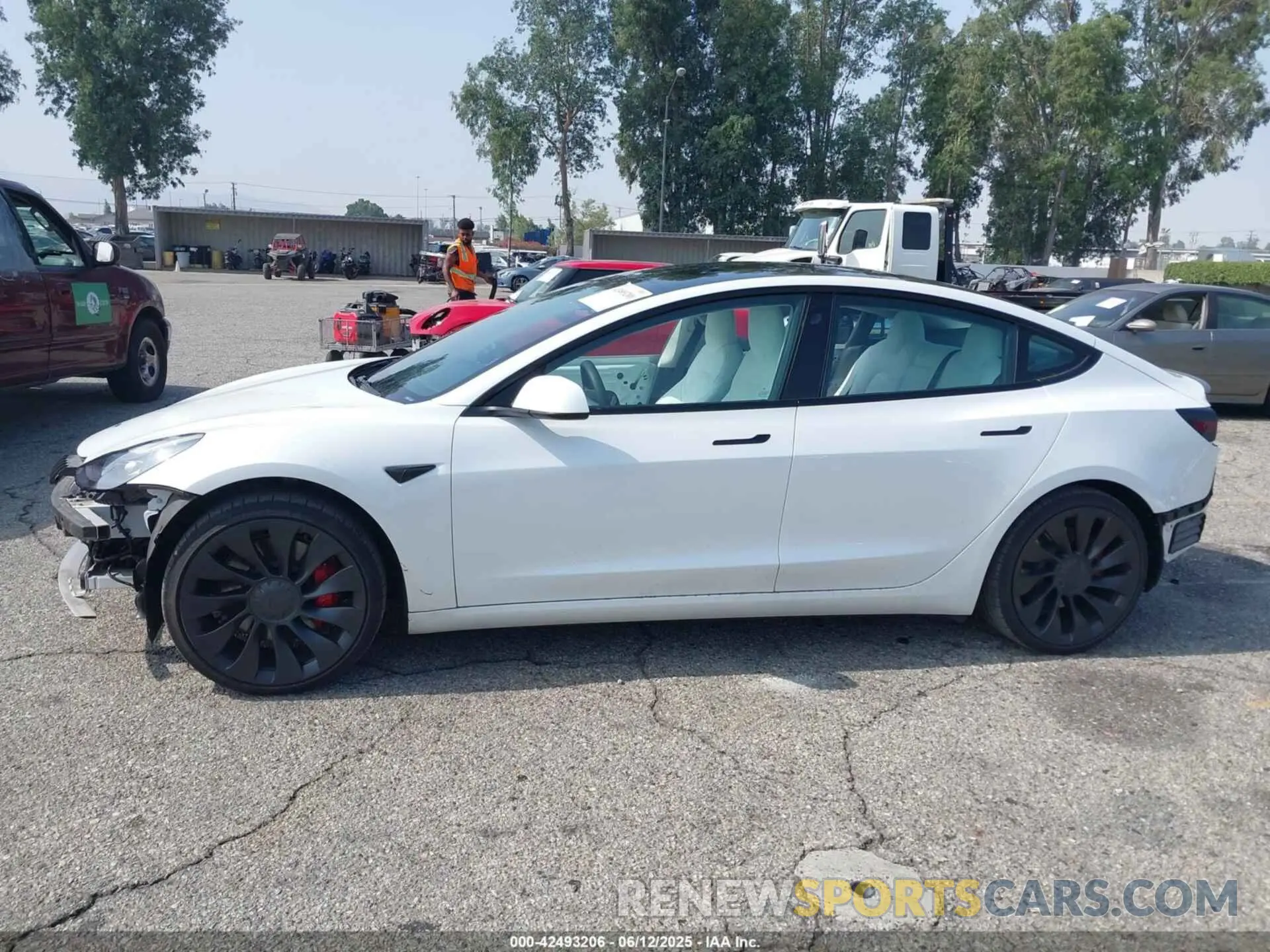 15 Photograph of a damaged car 5YJ3E1EC9NF294837 TESLA MODEL 3 2022