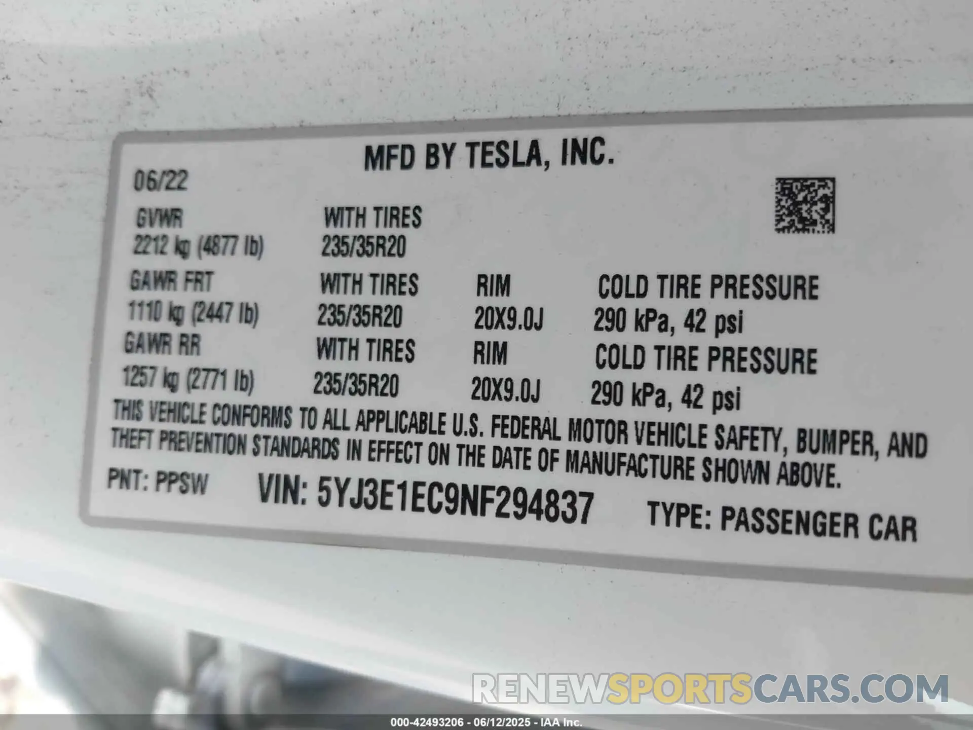 9 Photograph of a damaged car 5YJ3E1EC9NF294837 TESLA MODEL 3 2022