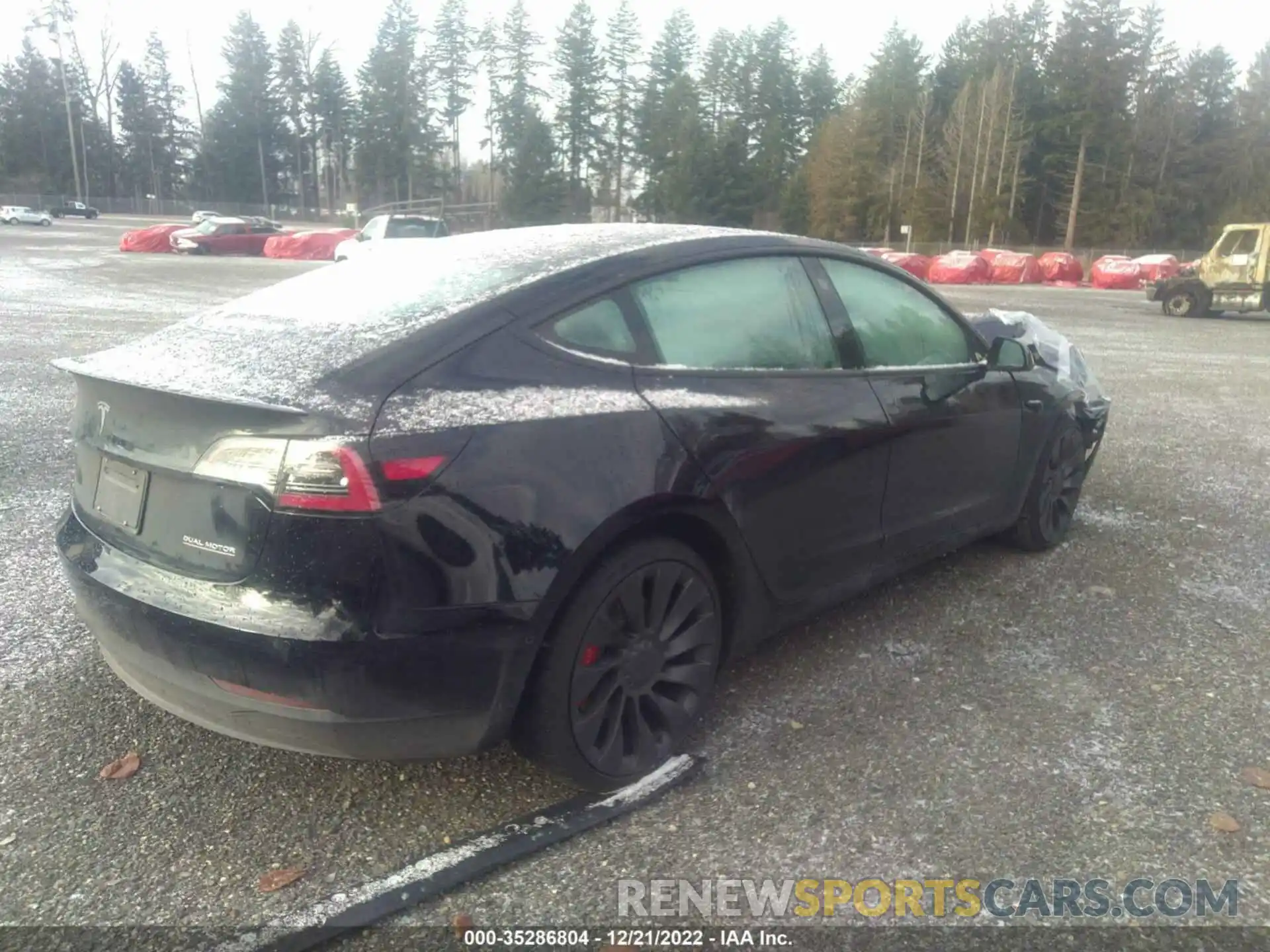 4 Photograph of a damaged car 5YJ3E1EC9NF295423 TESLA MODEL 3 2022