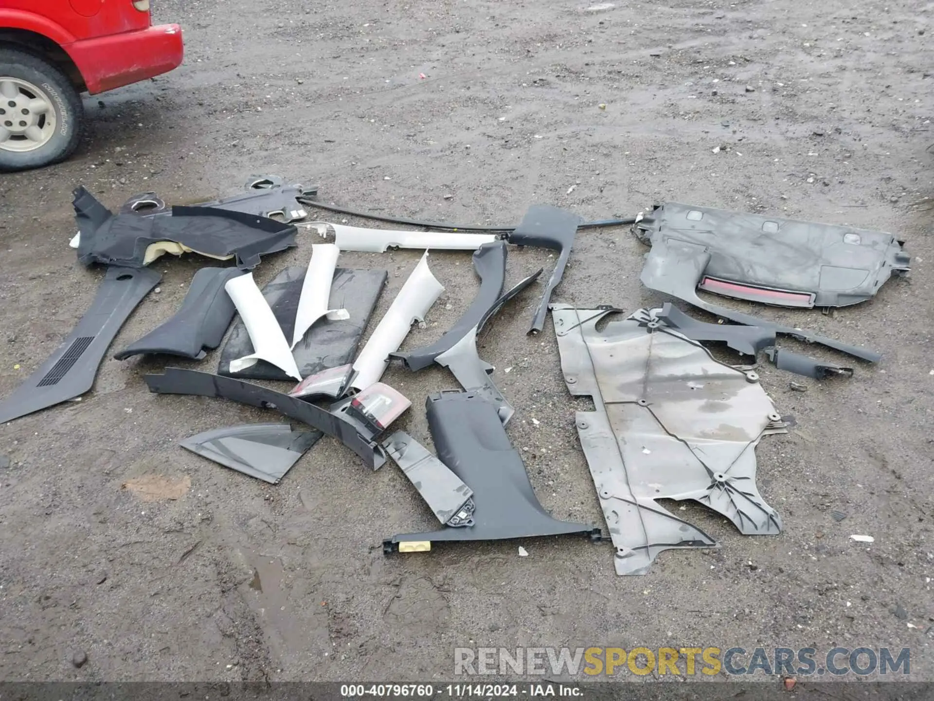 11 Photograph of a damaged car 5YJ3E1EC9NF316979 TESLA MODEL 3 2022