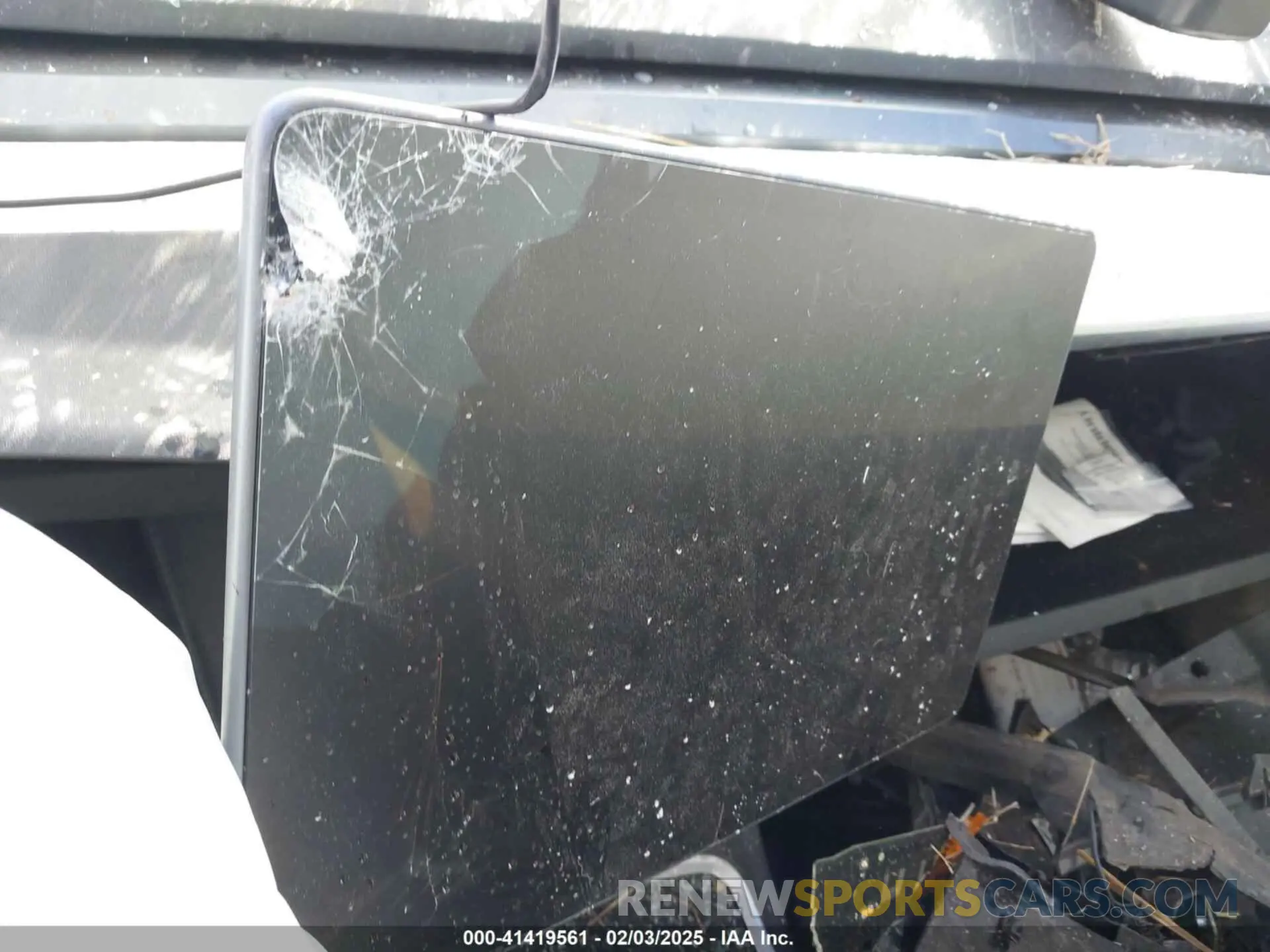 17 Photograph of a damaged car 5YJ3E1EC9NF337945 TESLA MODEL 3 2022