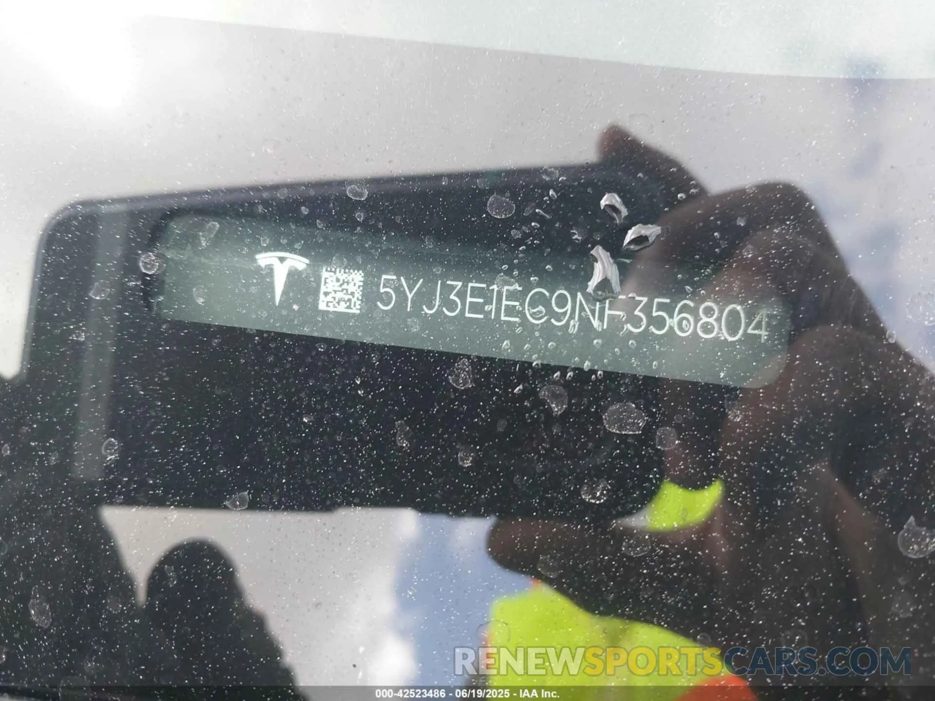 9 Photograph of a damaged car 5YJ3E1EC9NF356804 TESLA MODEL 3 2022
