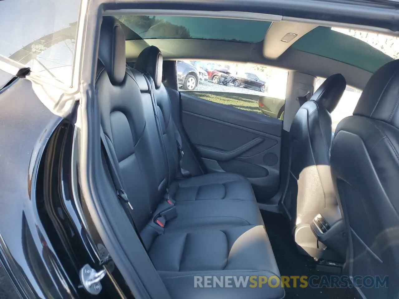 10 Photograph of a damaged car 5YJ3E1ECXNF103264 TESLA MODEL 3 2022