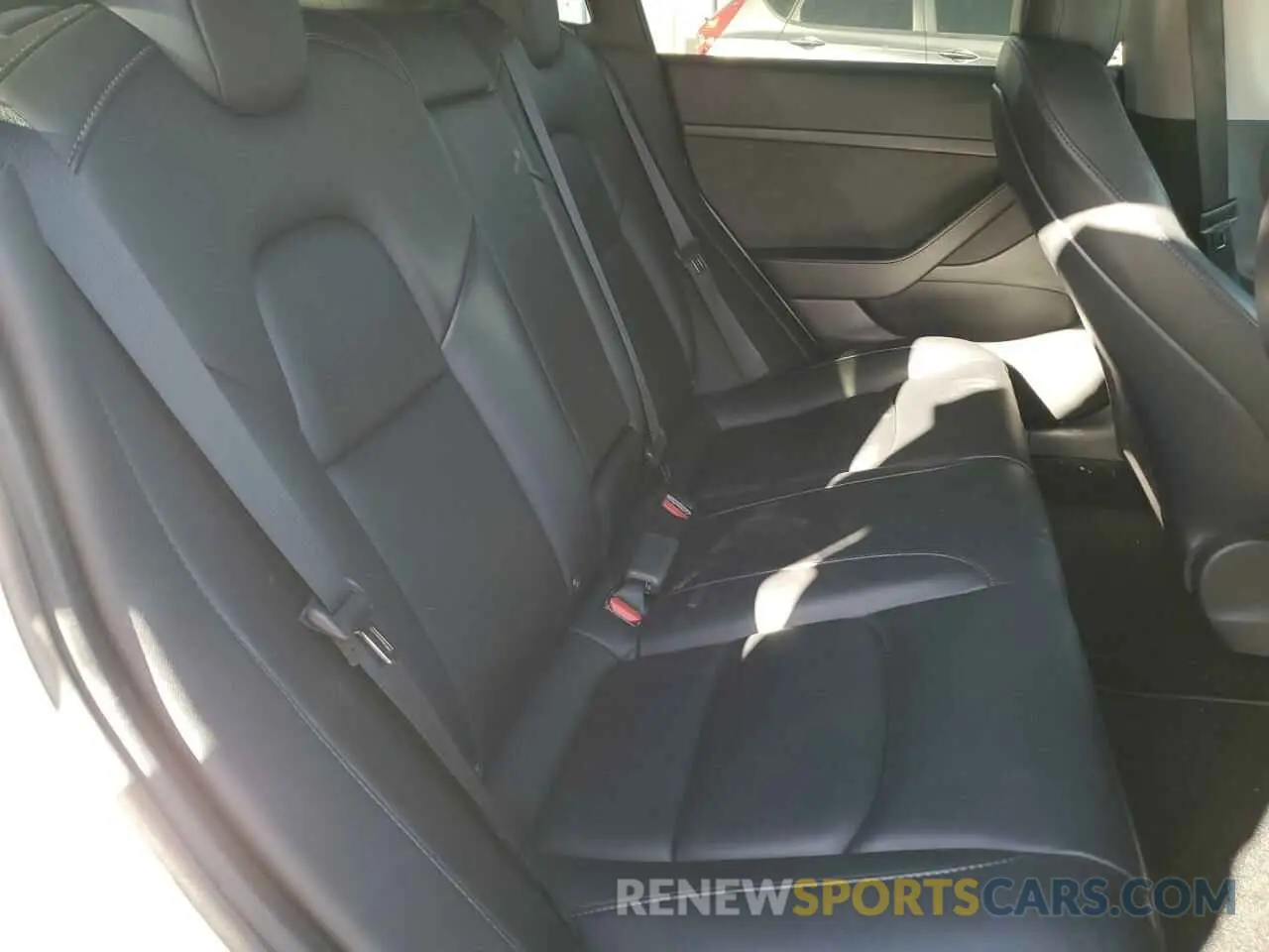 10 Photograph of a damaged car 5YJ3E1ECXNF125846 TESLA MODEL 3 2022