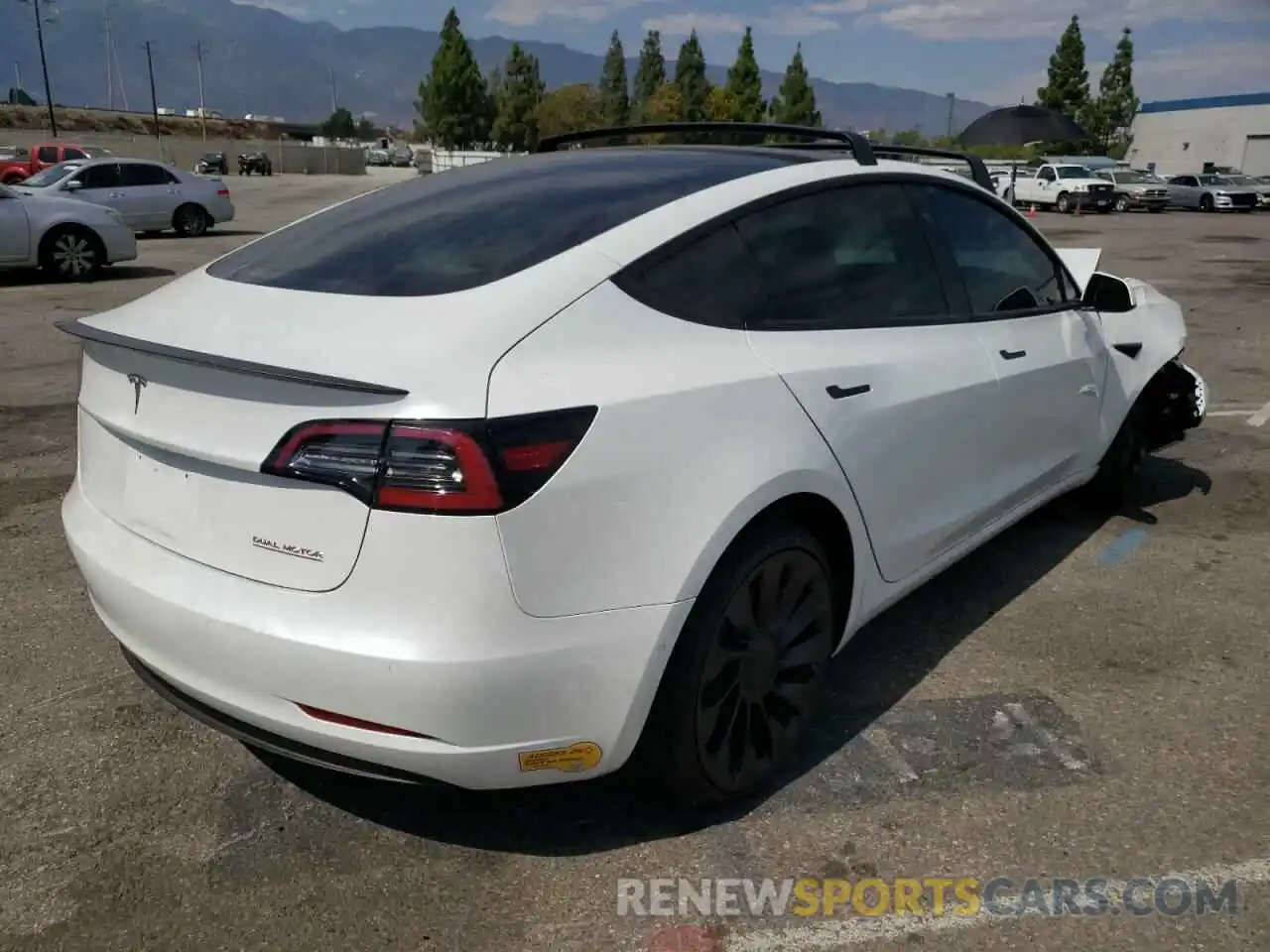 4 Photograph of a damaged car 5YJ3E1ECXNF133283 TESLA MODEL 3 2022