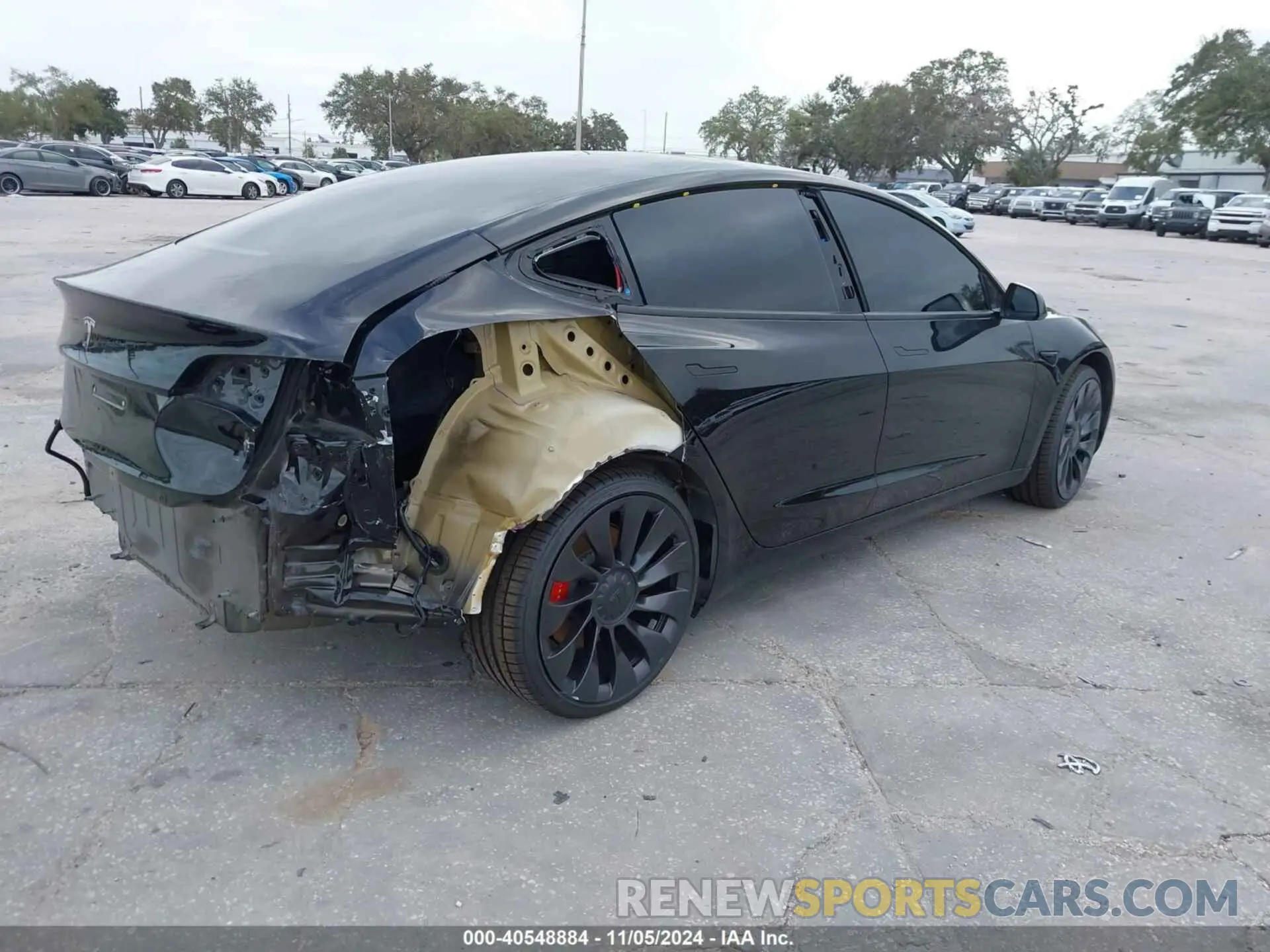4 Photograph of a damaged car 5YJ3E1ECXNF168633 TESLA MODEL 3 2022