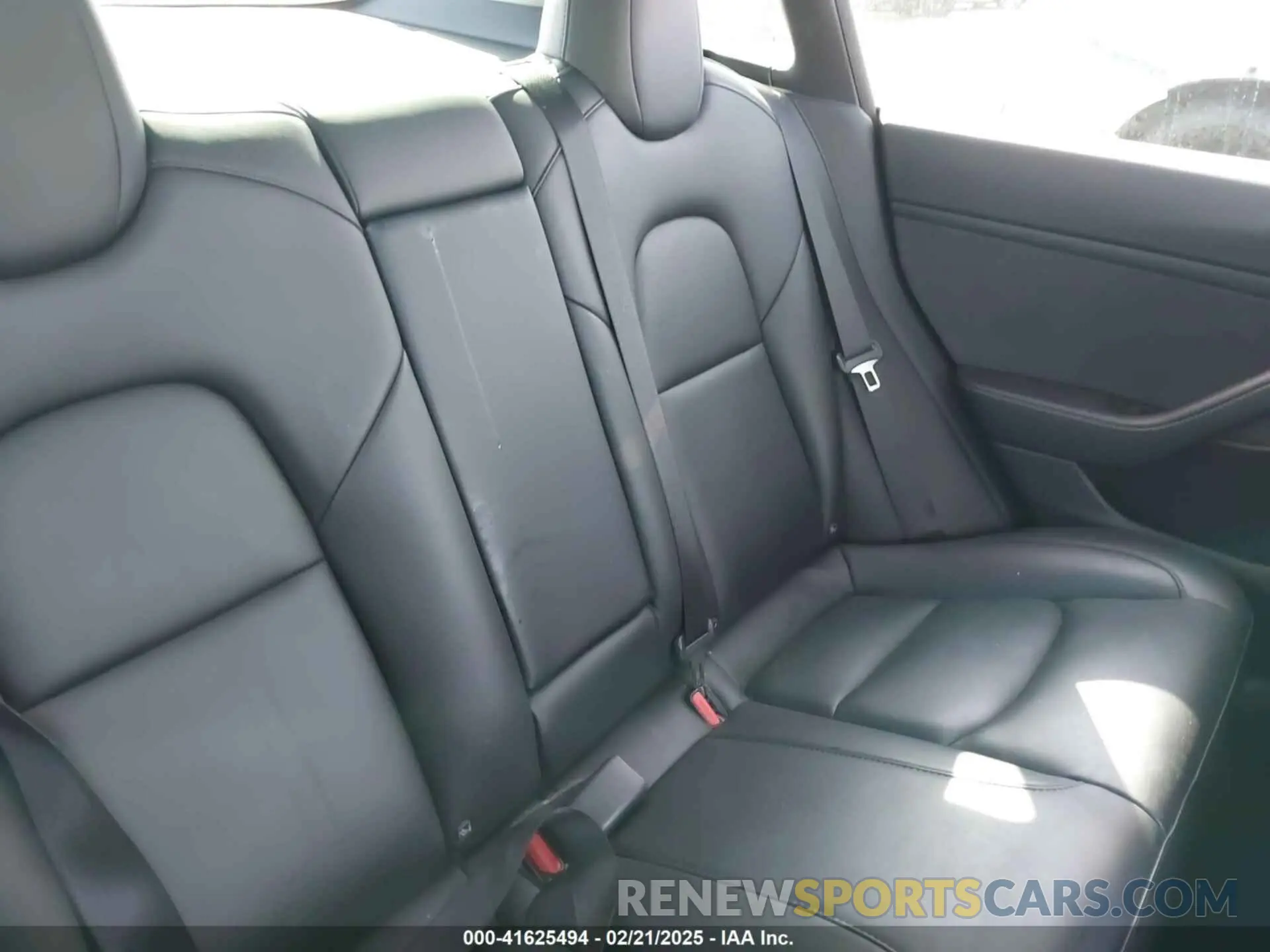 8 Photograph of a damaged car 5YJ3E1ECXNF264830 TESLA MODEL 3 2022