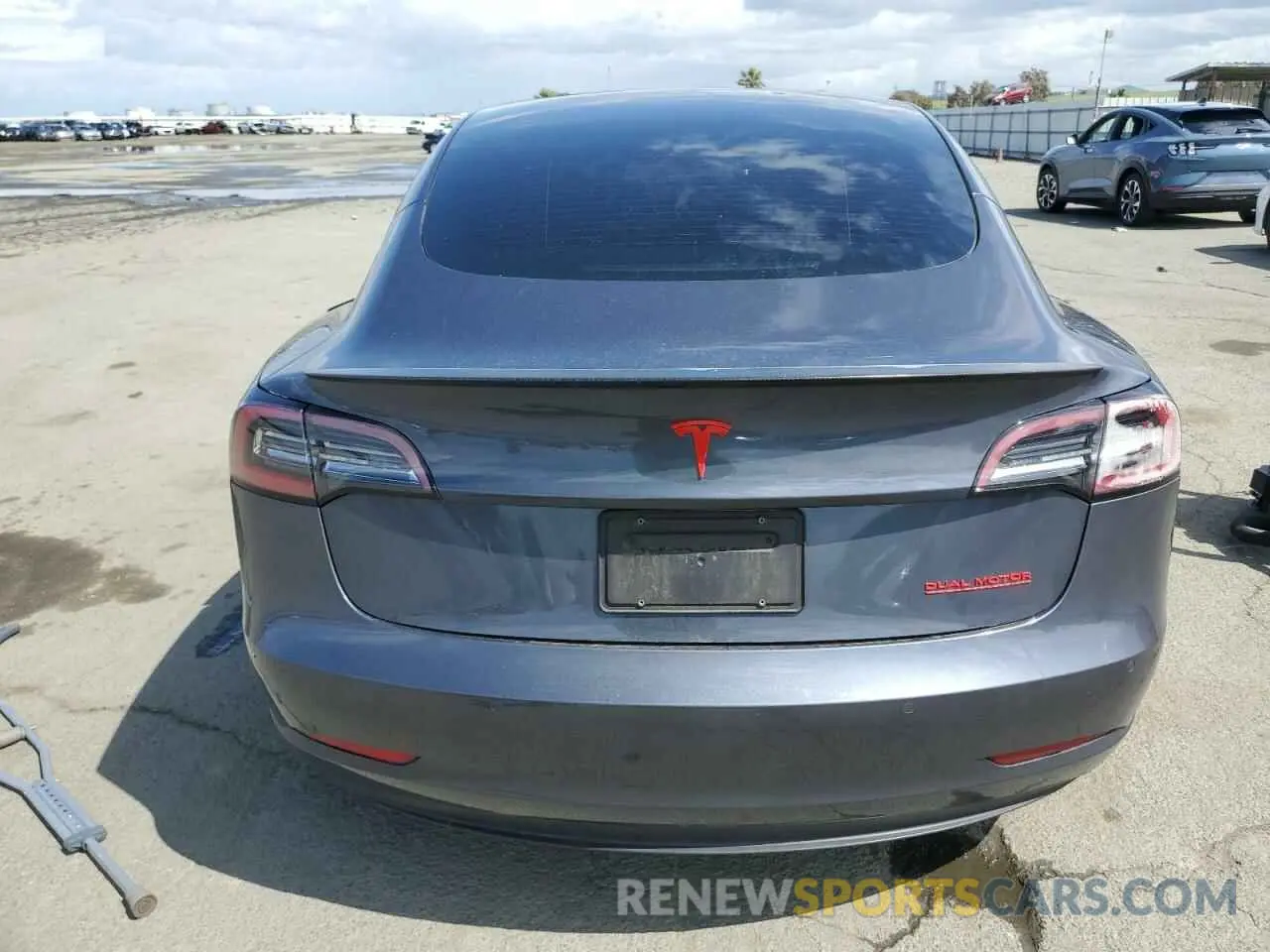 6 Photograph of a damaged car 5YJ3E1ECXNF266805 TESLA MODEL 3 2022