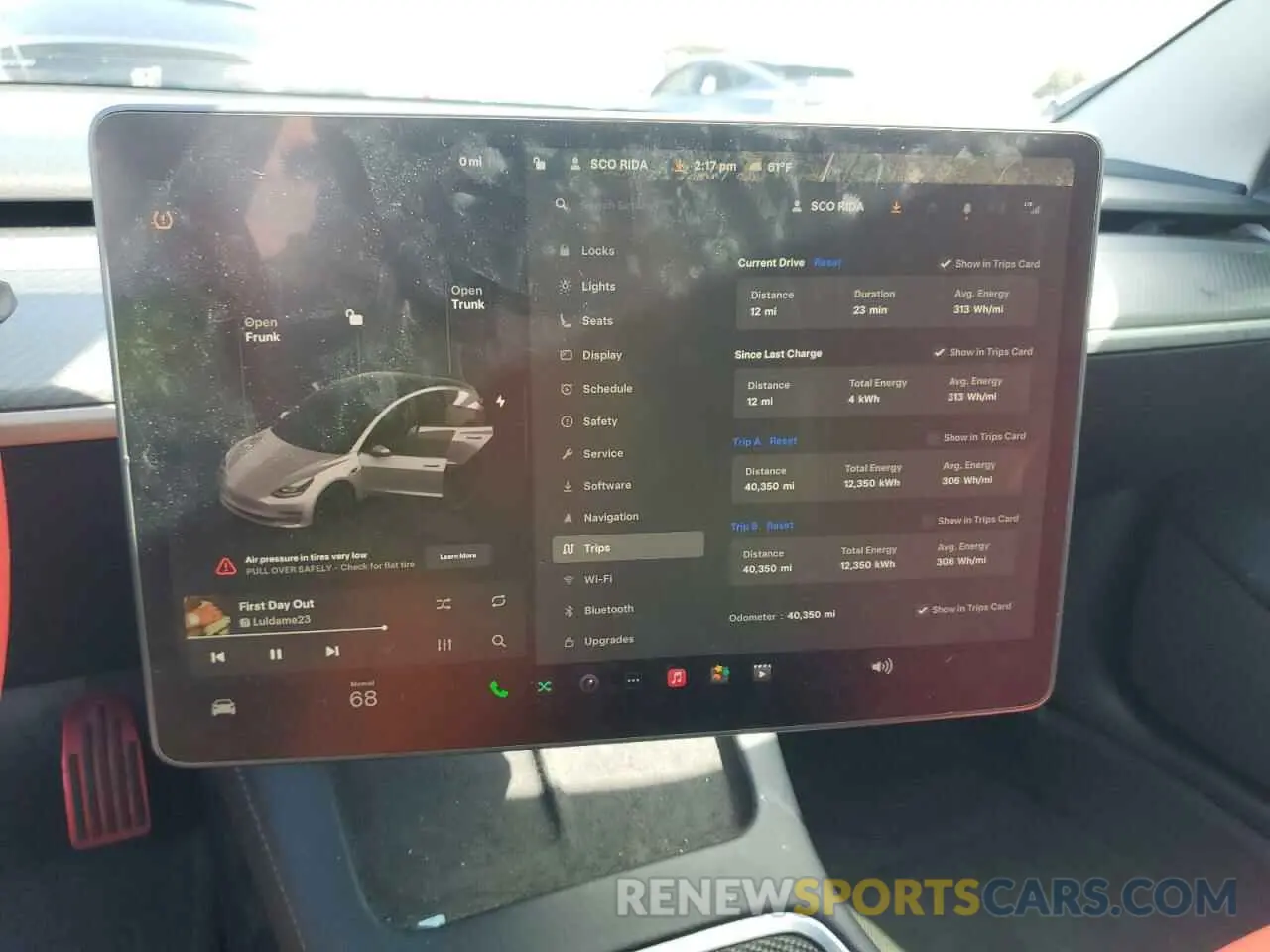9 Photograph of a damaged car 5YJ3E1ECXNF266805 TESLA MODEL 3 2022