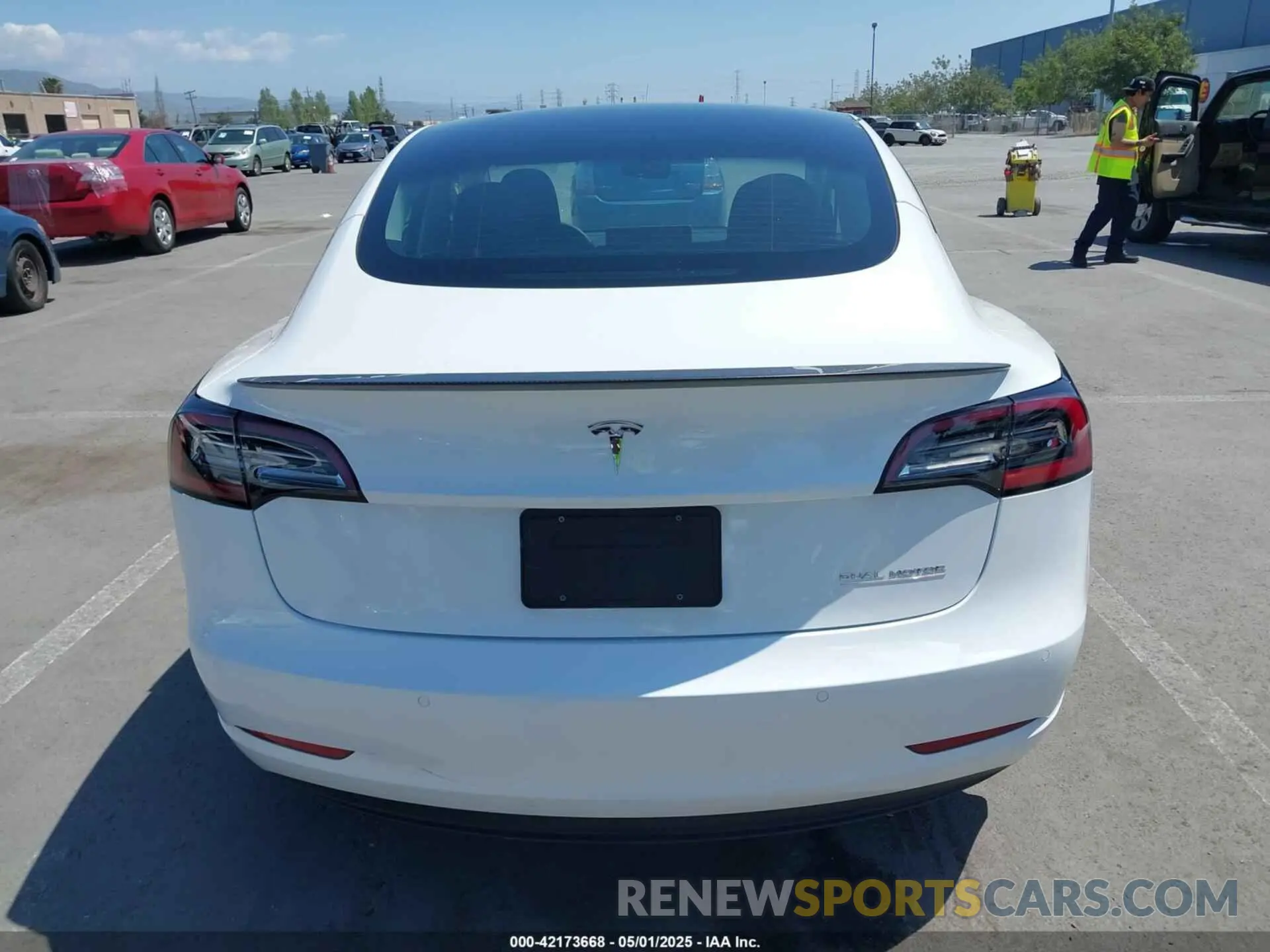 17 Photograph of a damaged car 5YJ3E1ECXNF270238 TESLA MODEL 3 2022
