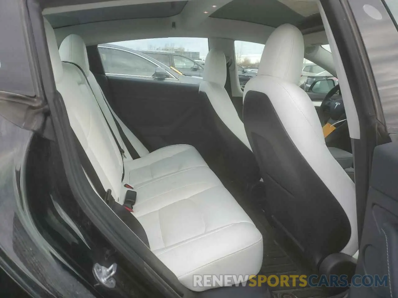 10 Photograph of a damaged car 5YJ3E1ECXNF308535 TESLA MODEL 3 2022