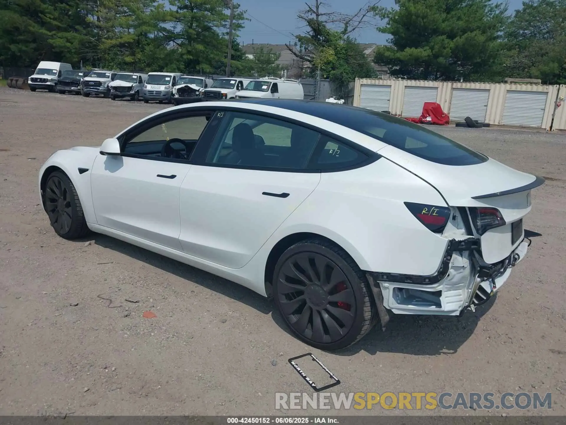 3 Photograph of a damaged car 5YJ3E1ECXNF335833 TESLA MODEL 3 2022