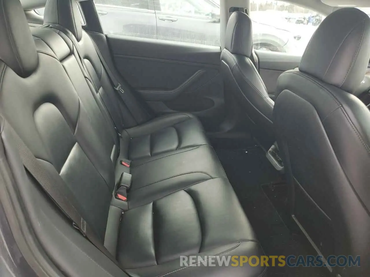 10 Photograph of a damaged car 5YJ3E1EA0PF405034 TESLA MODEL 3 2023