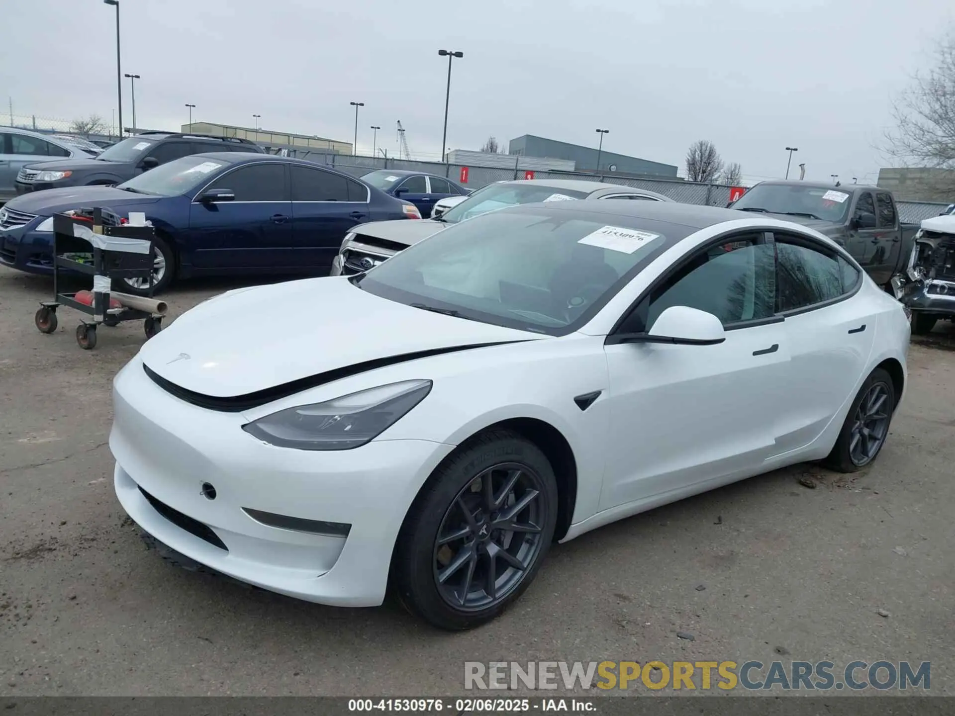 2 Photograph of a damaged car 5YJ3E1EA0PF425171 TESLA MODEL 3 2023