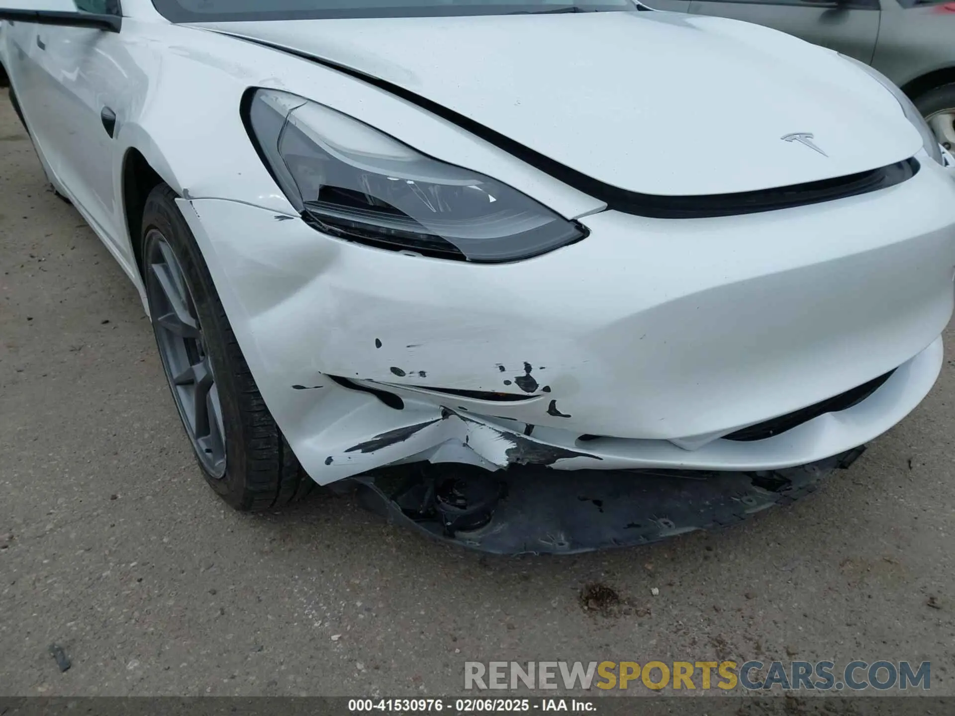 6 Photograph of a damaged car 5YJ3E1EA0PF425171 TESLA MODEL 3 2023